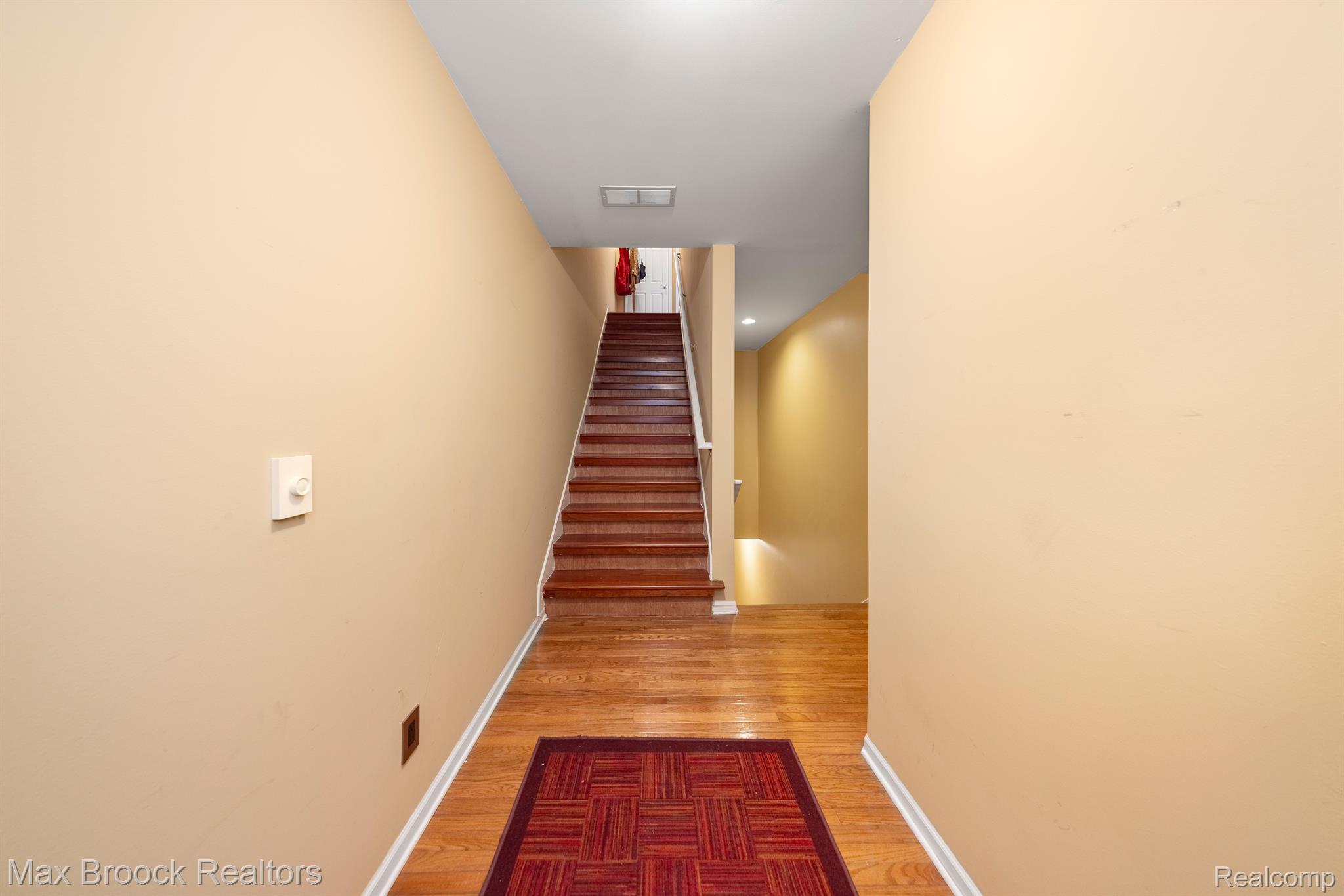 160 Tiffany Lane Property Photo 5