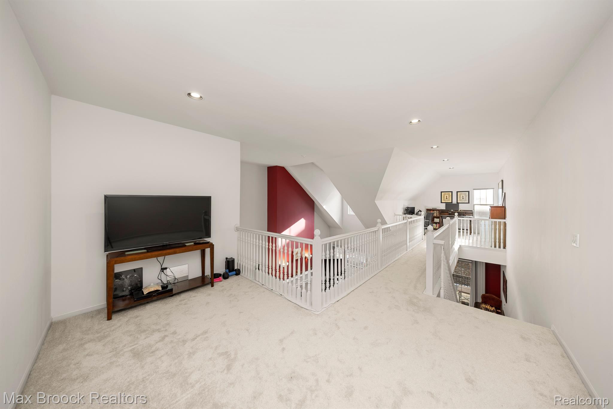 160 Tiffany Lane Property Photo 24