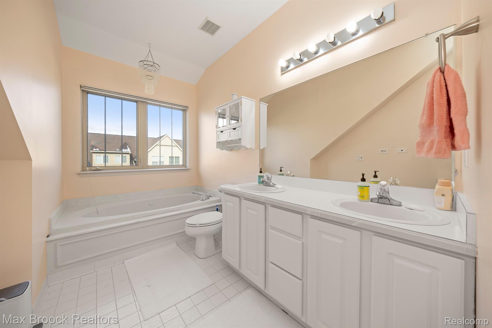 160 Tiffany Lane Property Photo 33