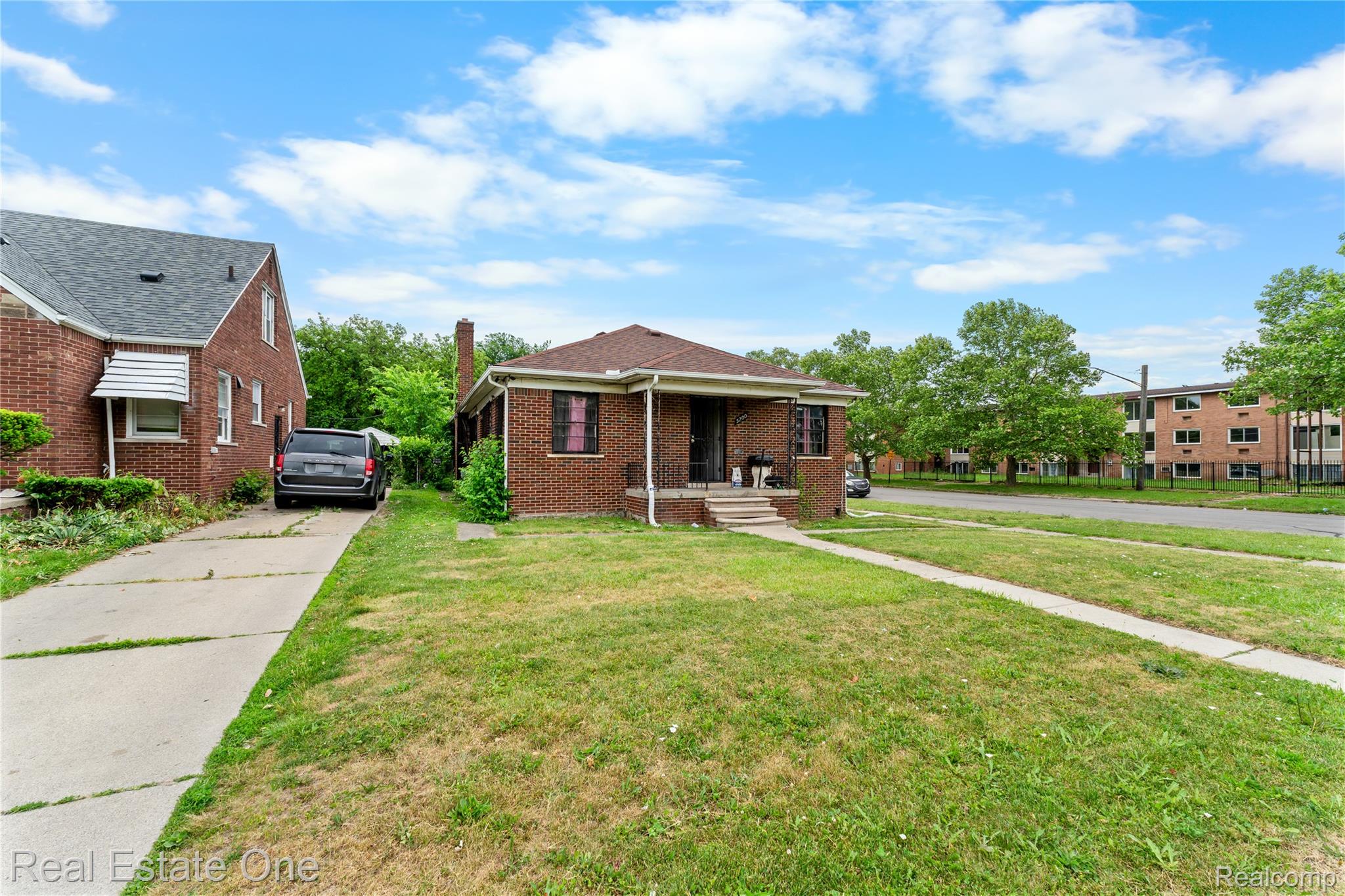 5200 Chalmers Street Property Photo 4