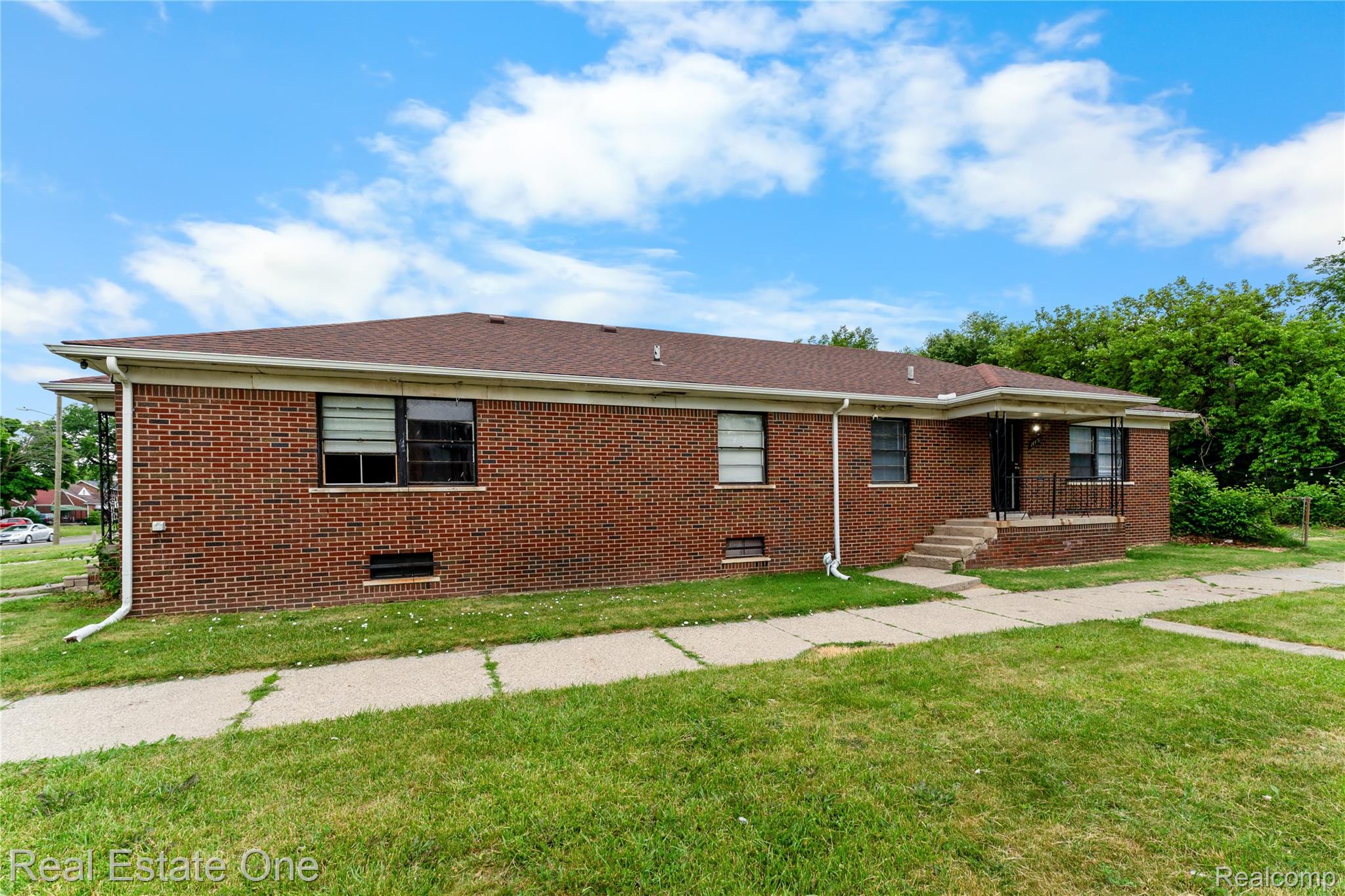 5200 Chalmers Street Property Photo 5