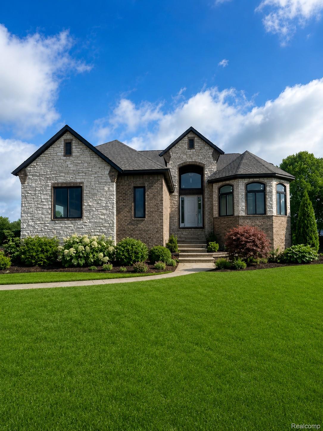 5853 Saratoga Drive Property Photo 1