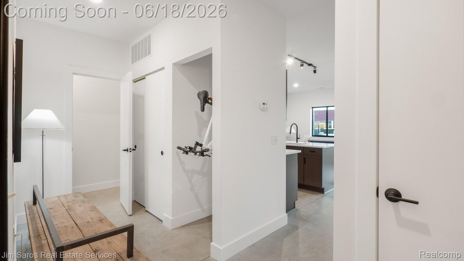 1201 Woodward Heights #16 Property Photo 3