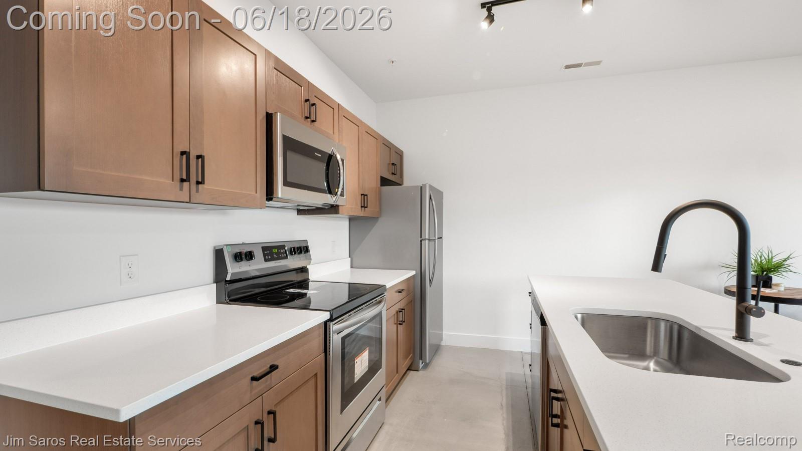 1201 Woodward Heights #16 Property Photo 7