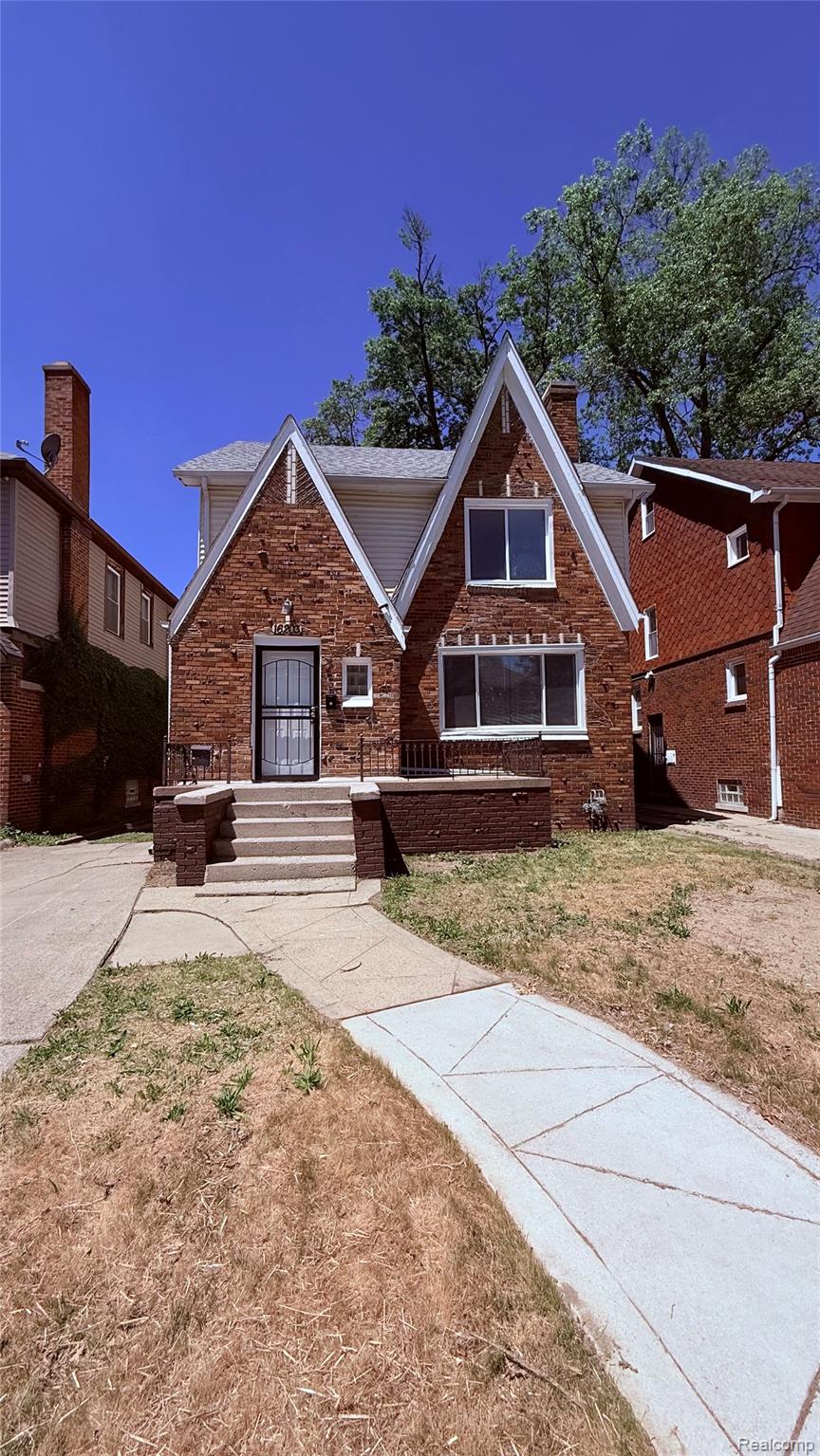 16203 Roselawn Street Property Photo 2