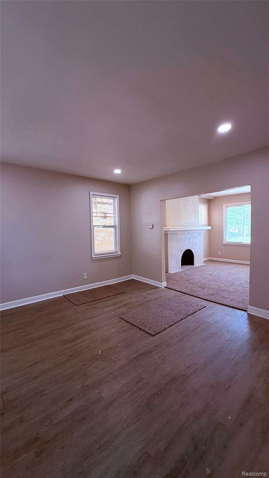 16203 Roselawn Street Property Photo 7