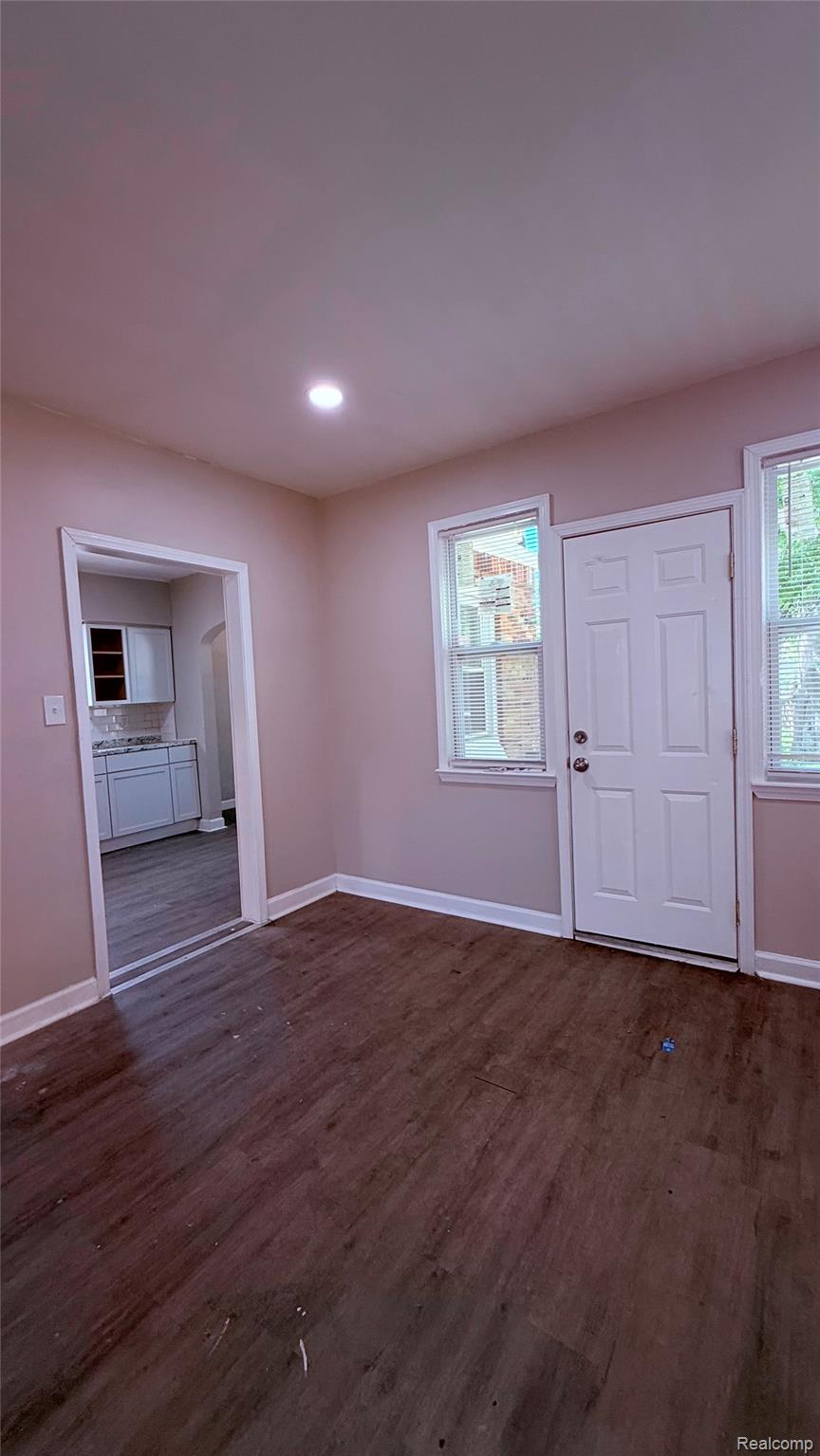 16203 Roselawn Street Property Photo 11