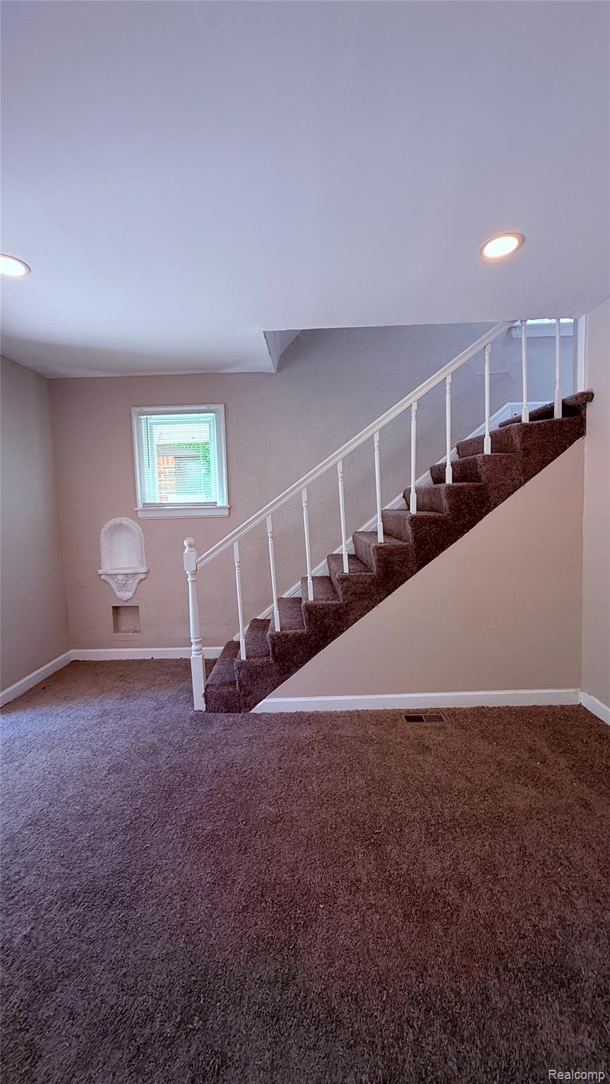 16203 Roselawn Street Property Photo 24