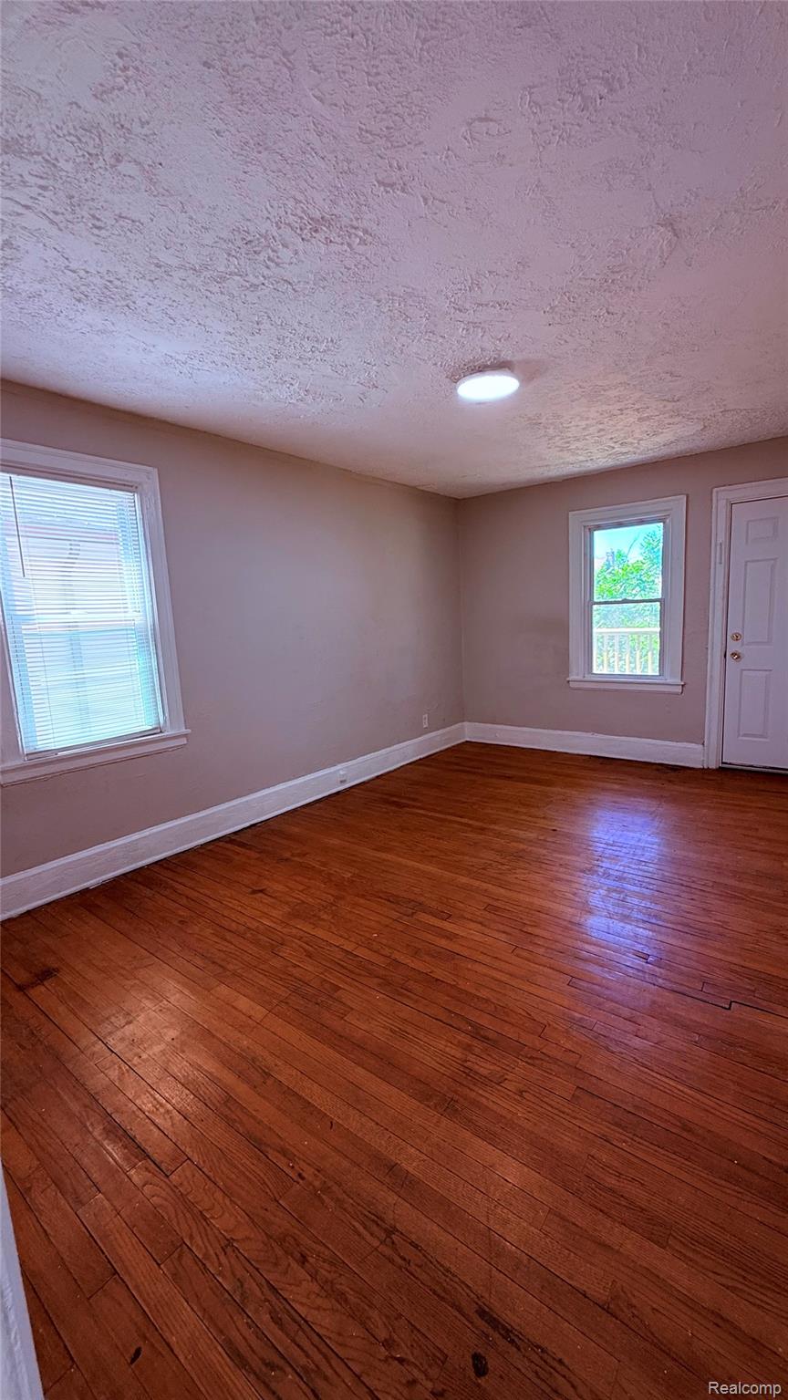 16203 Roselawn Street Property Photo 28