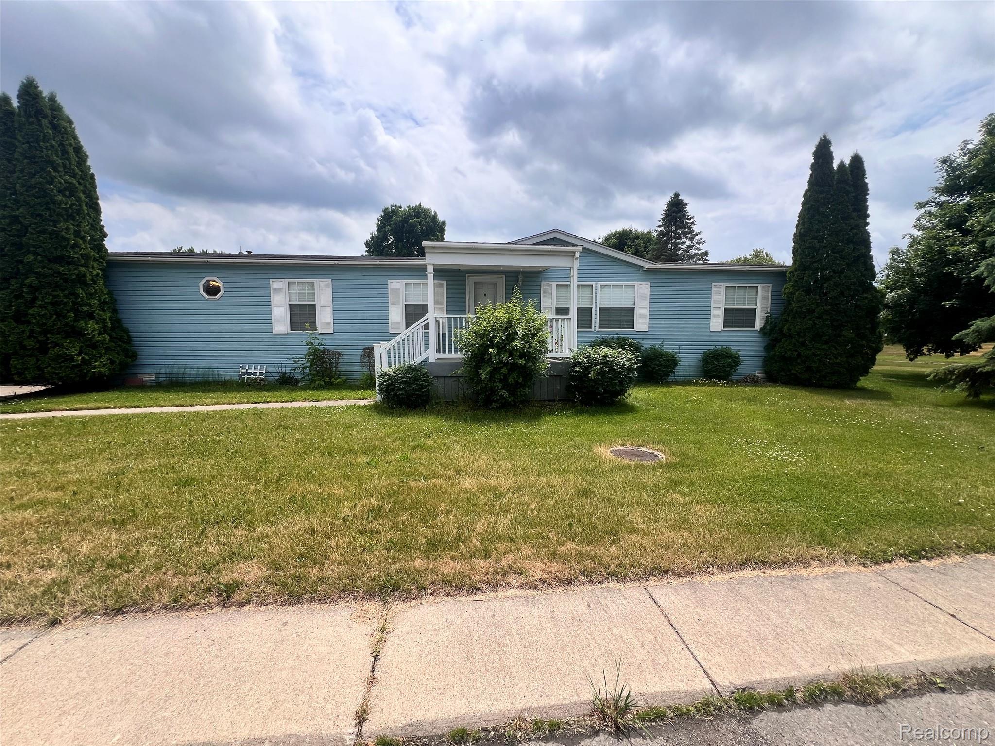 415 Weeping Willow Property Photo 1