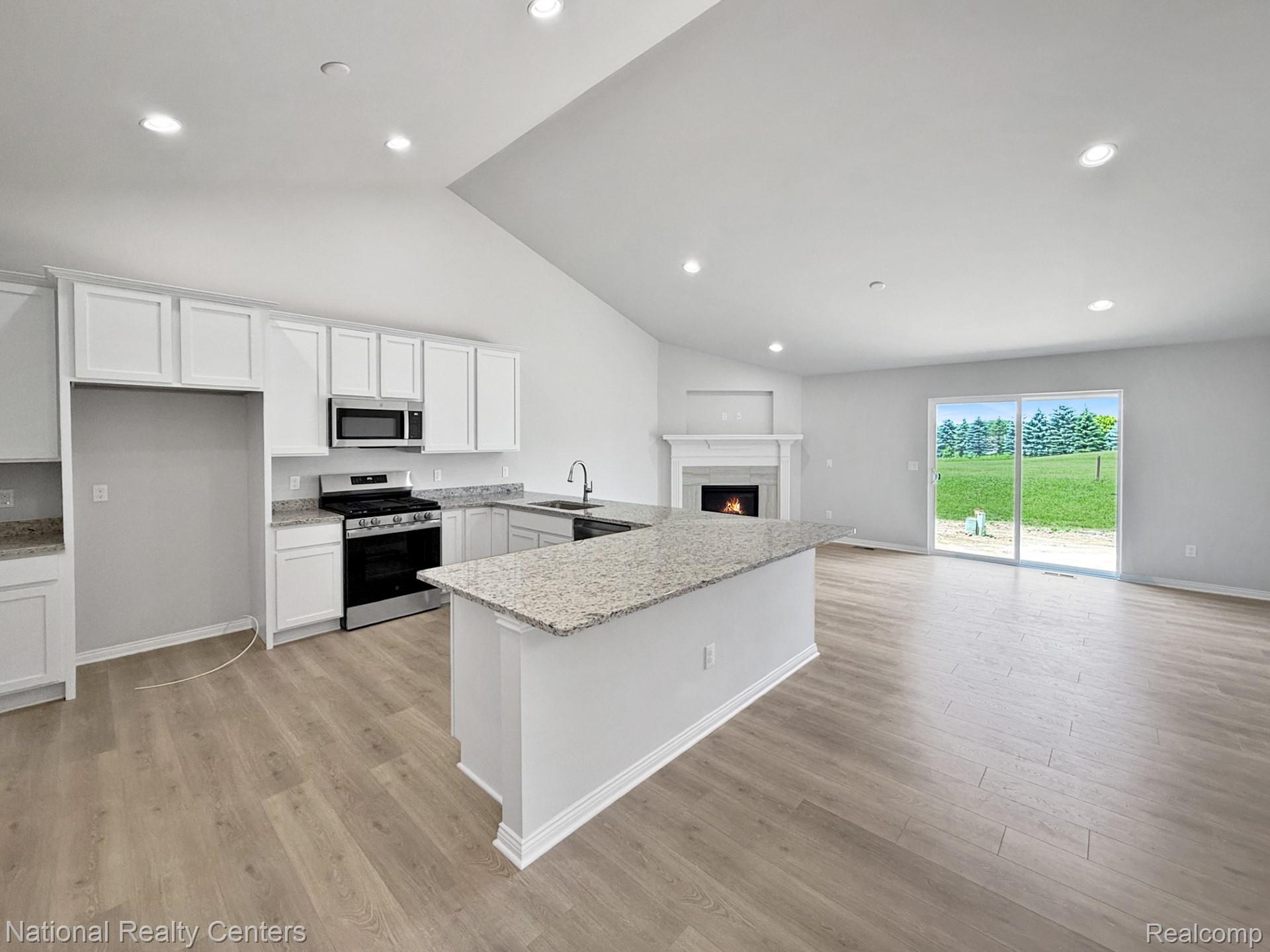 374 (immediate Occupancy) Devonshire Drive 30 Property Photo 5