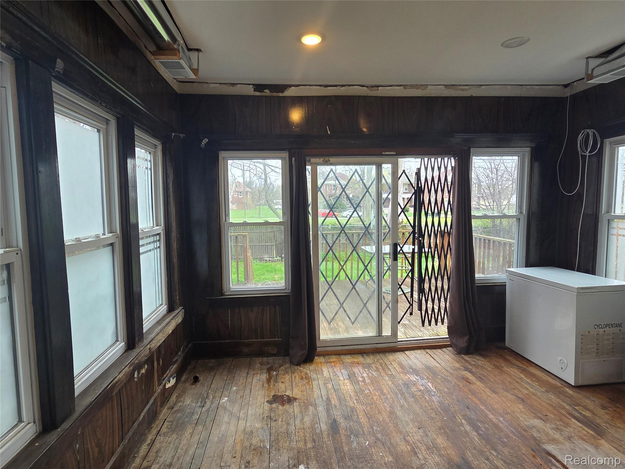 3254 Hogarth Street Property Photo 9