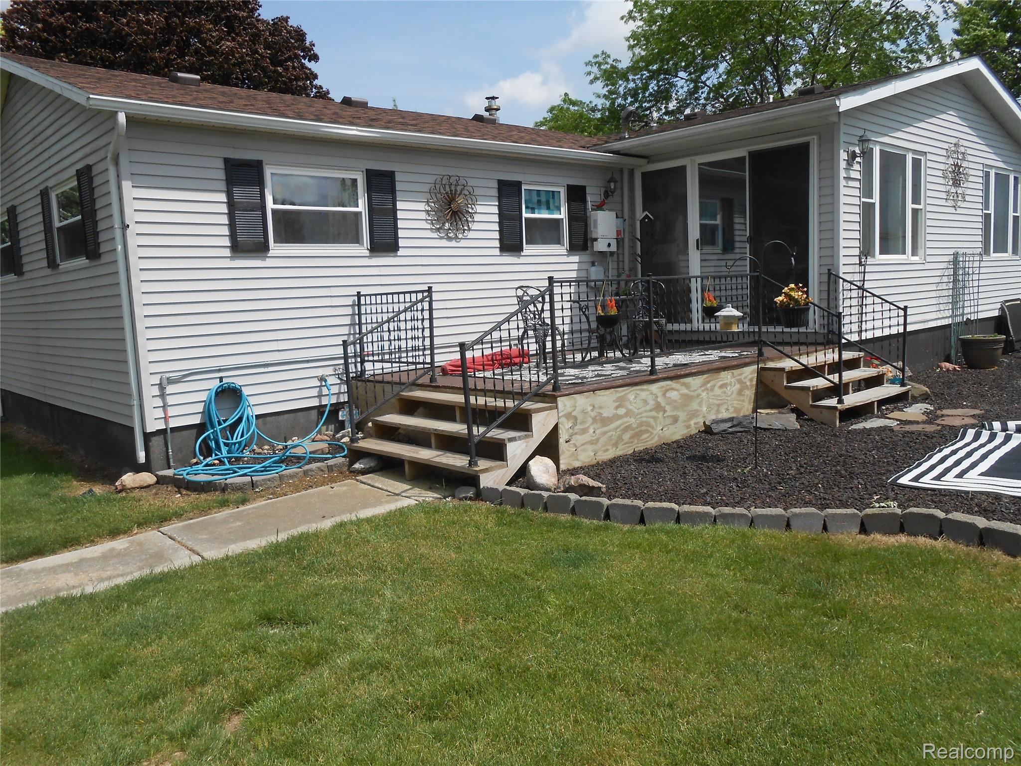 249 N Gates Road Property Photo 2