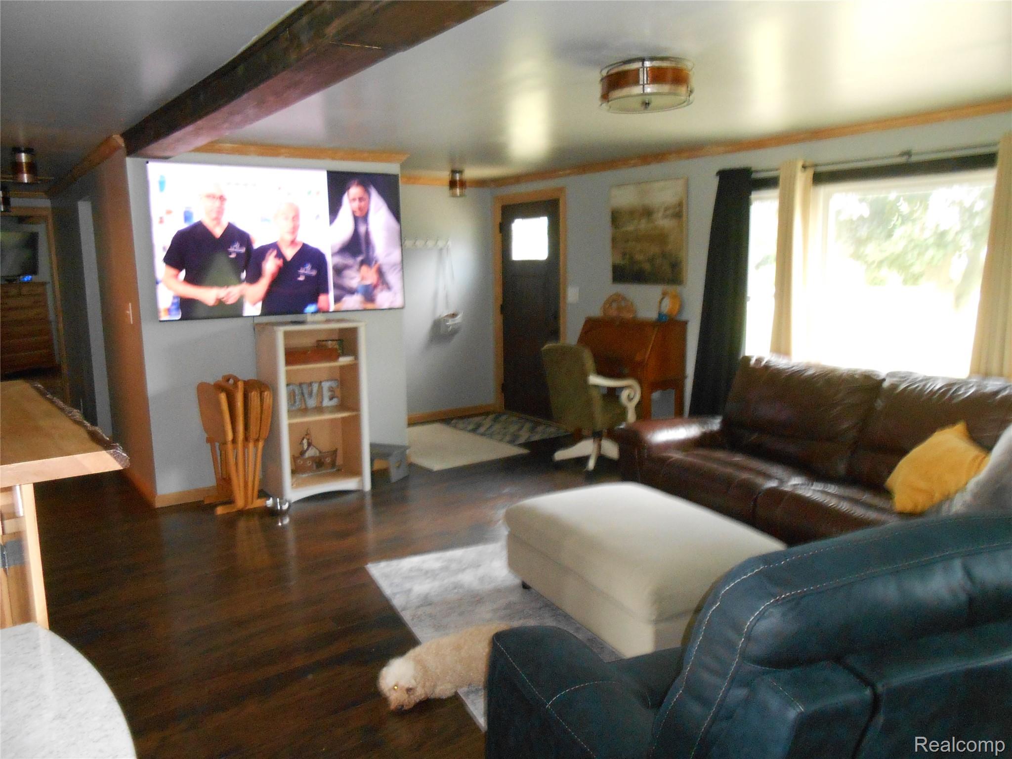 249 N Gates Road Property Photo 9