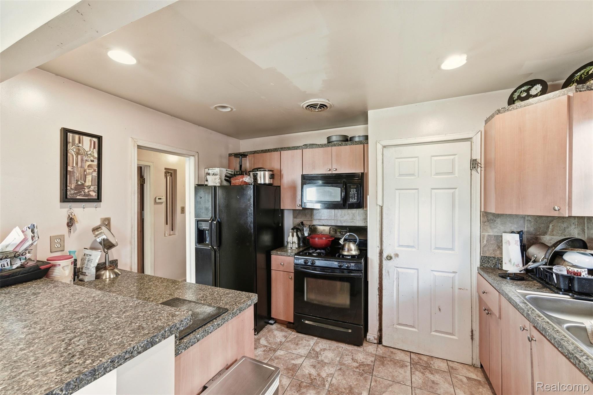 9325 Stahelin Avenue Property Photo 11