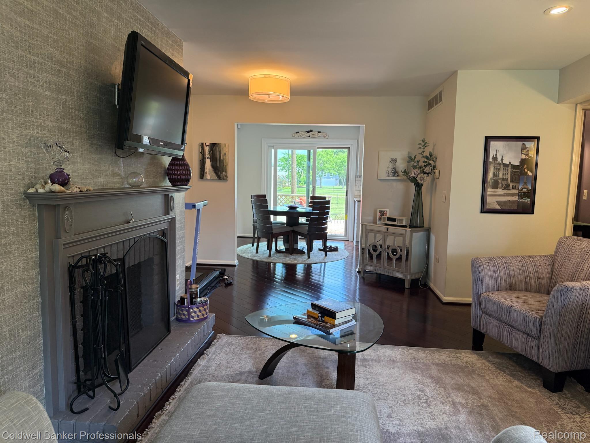 33374 Jefferson Avenue Property Photo 5