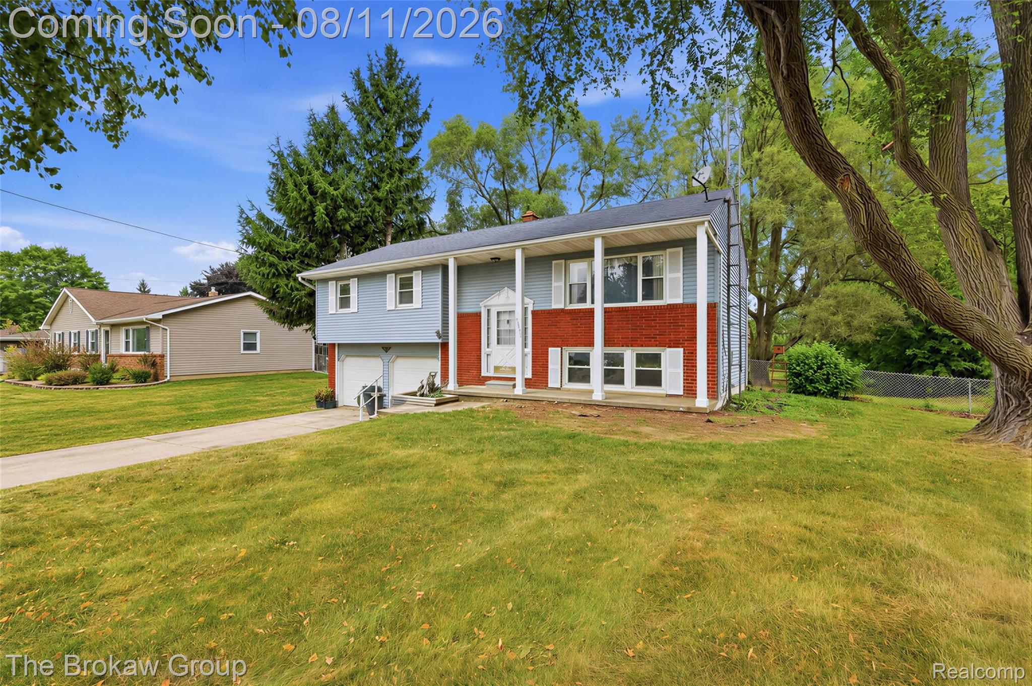 10431 Davison Road Property Photo 3