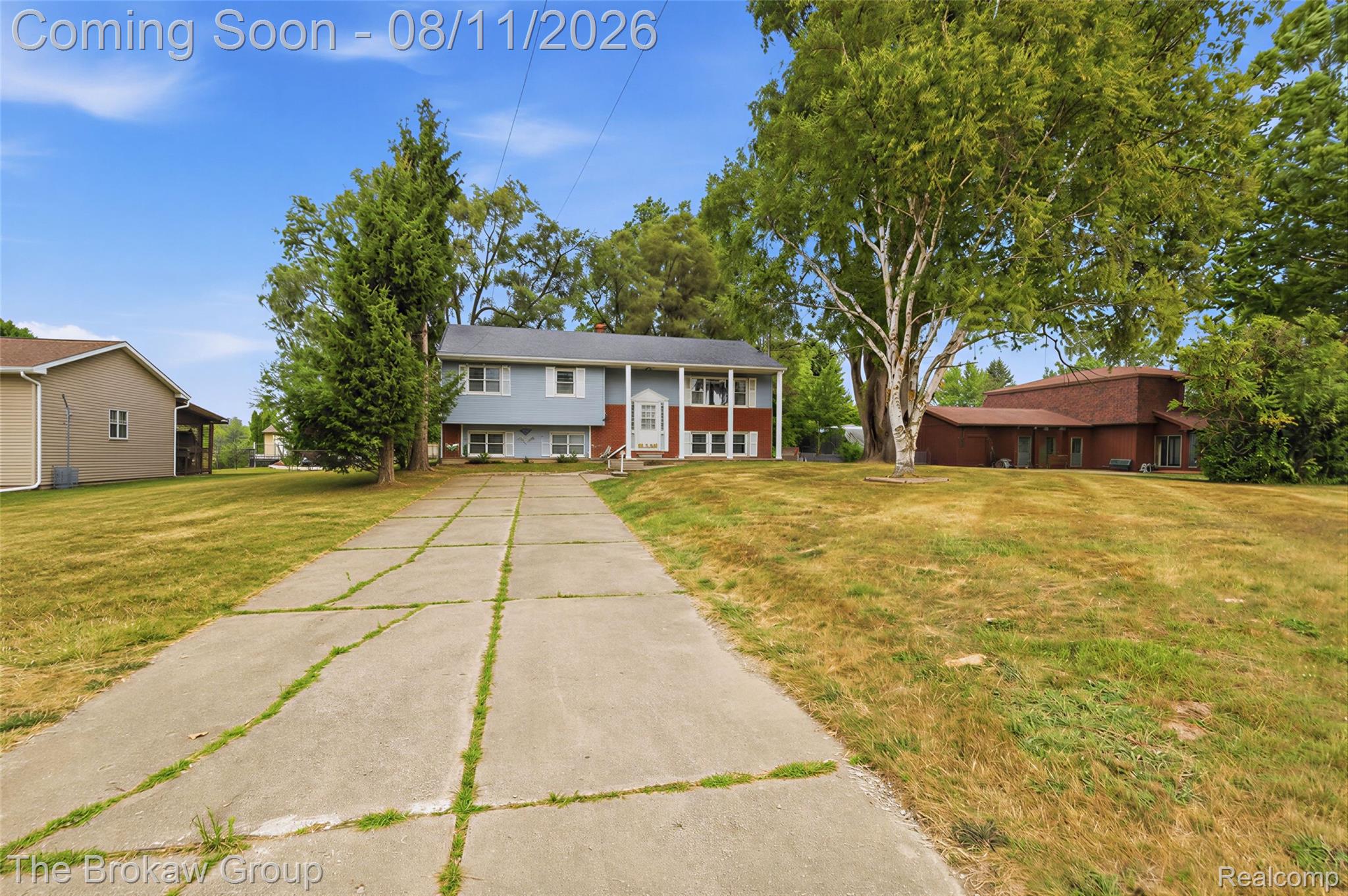 10431 Davison Road Property Photo 4