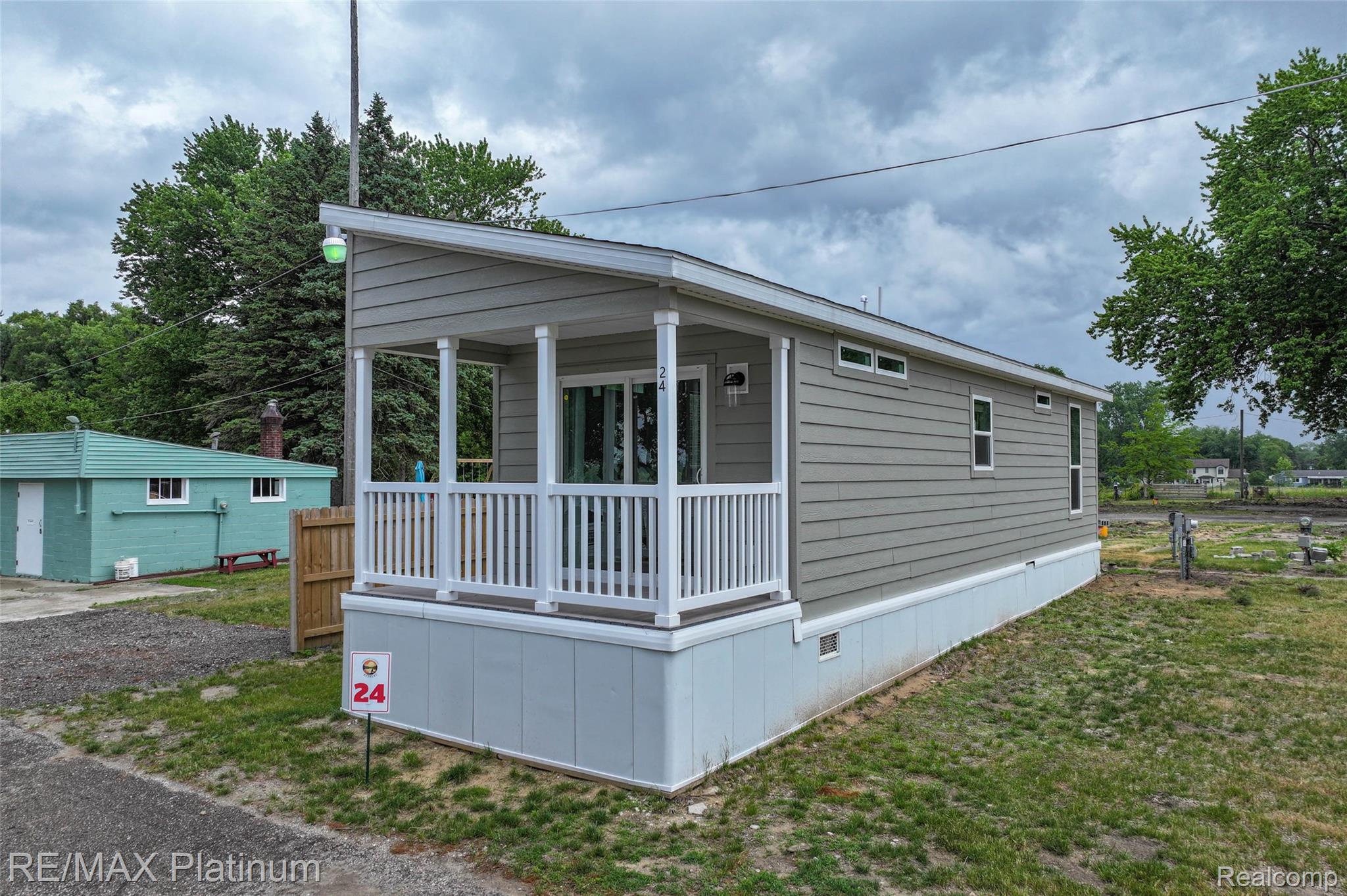 24 Sunset Lane Property Photo 1