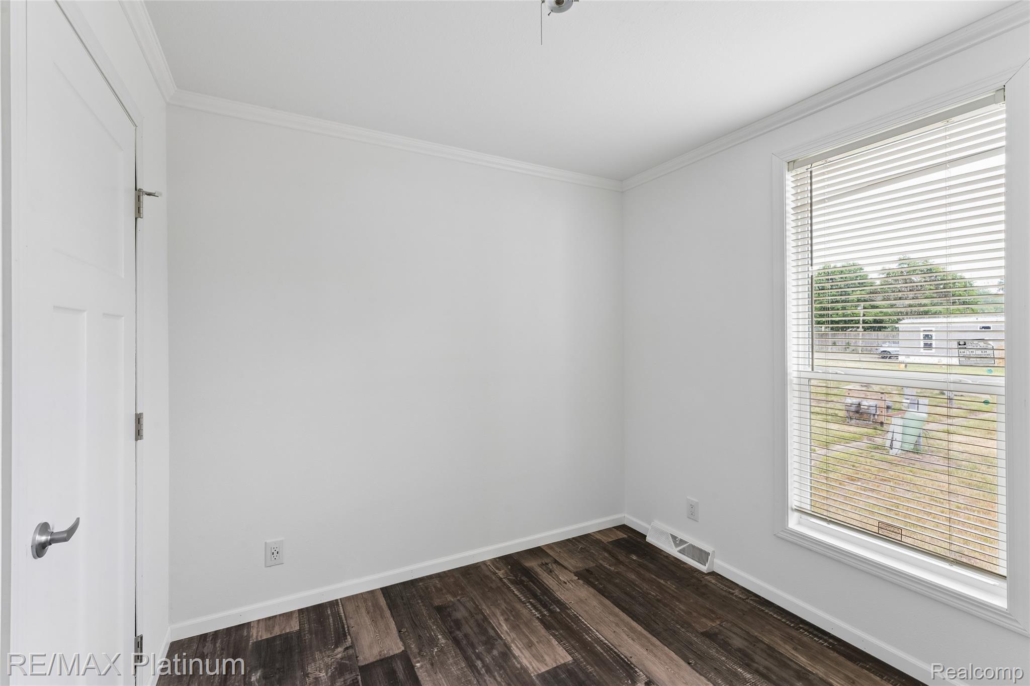 24 Sunset Lane Property Photo 5
