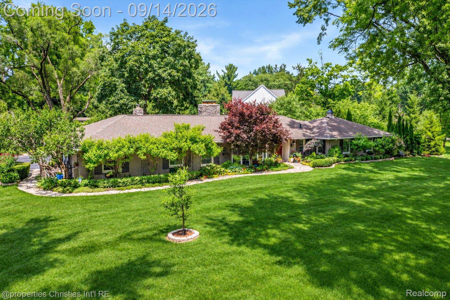 32765 Eastlady Drive Property Photo 1