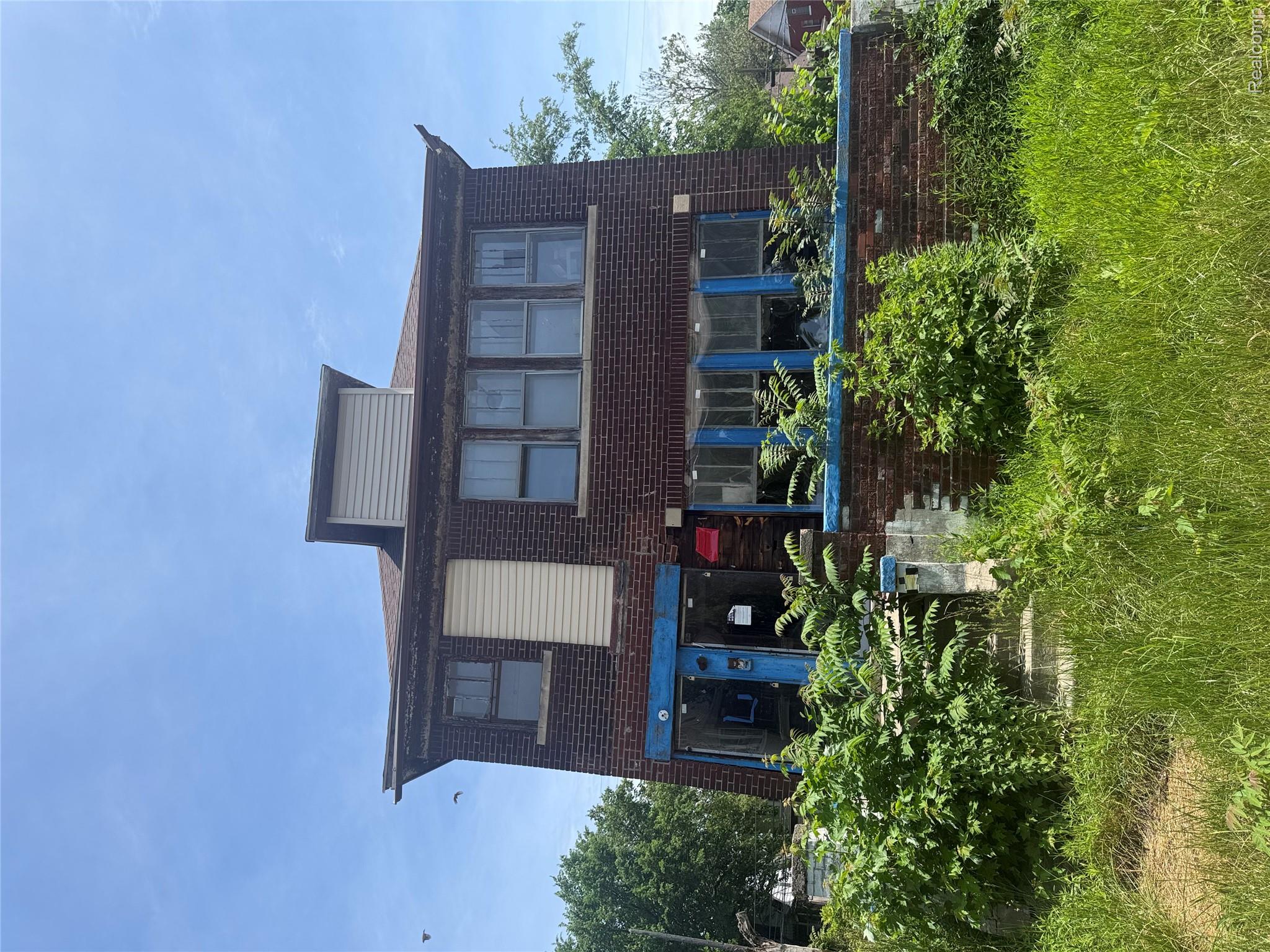 926 Navahoe Street Property Photo 1