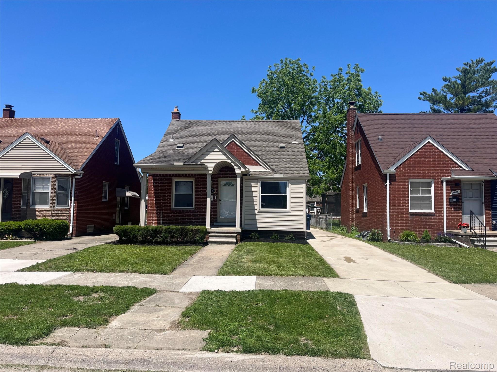1410 Mayflower Avenue Property Photo 1