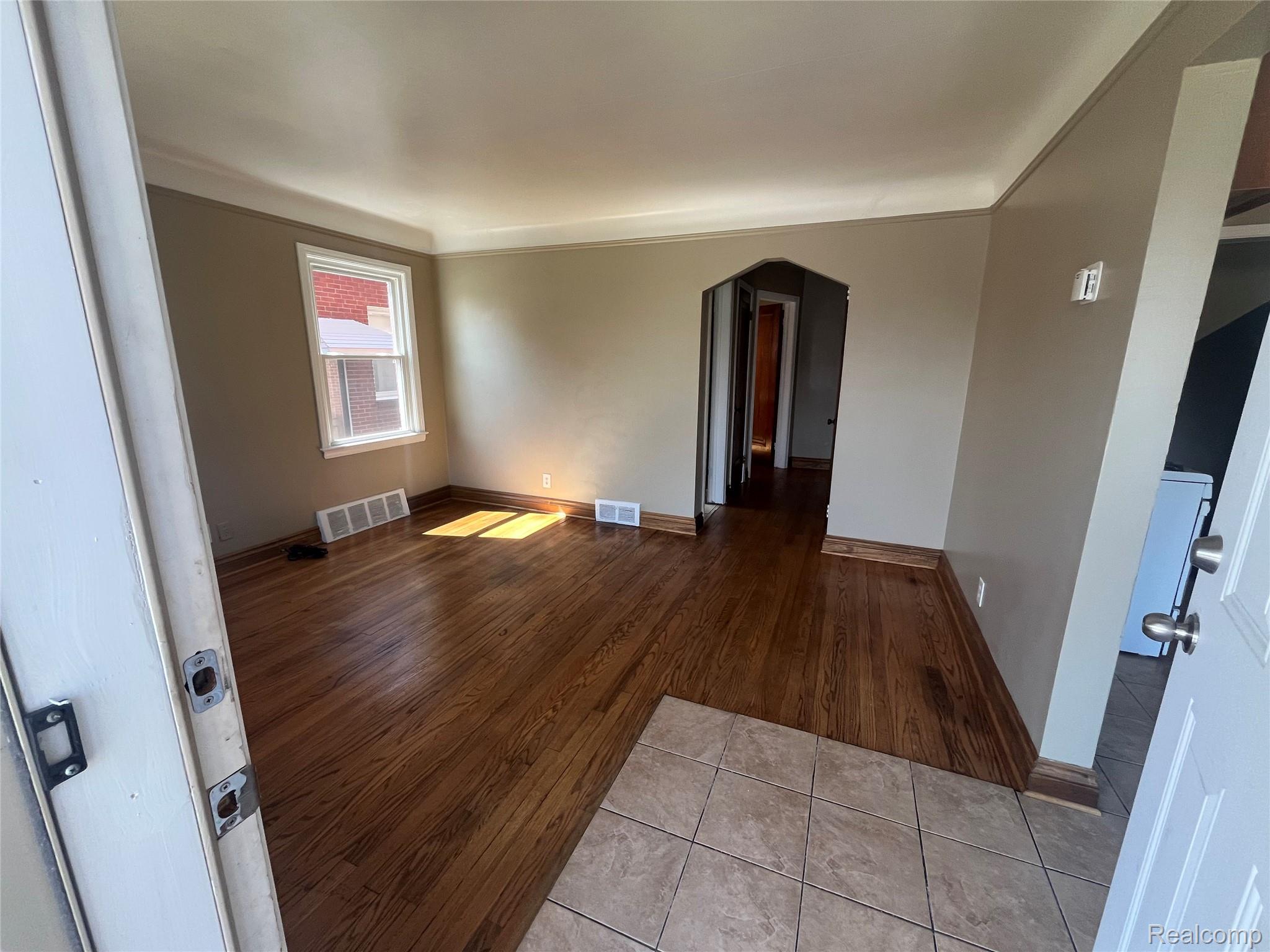 1410 Mayflower Avenue Property Photo 3
