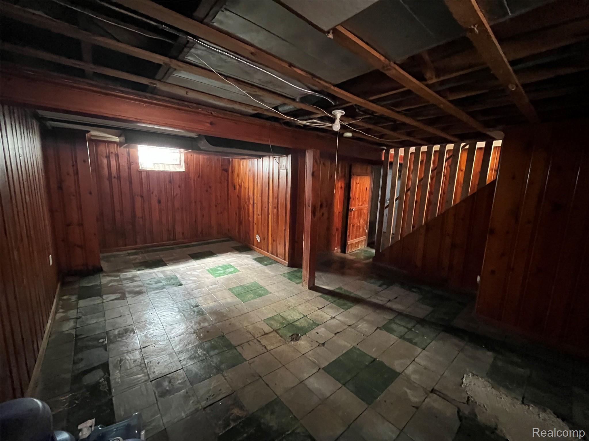 1410 Mayflower Avenue Property Photo 9