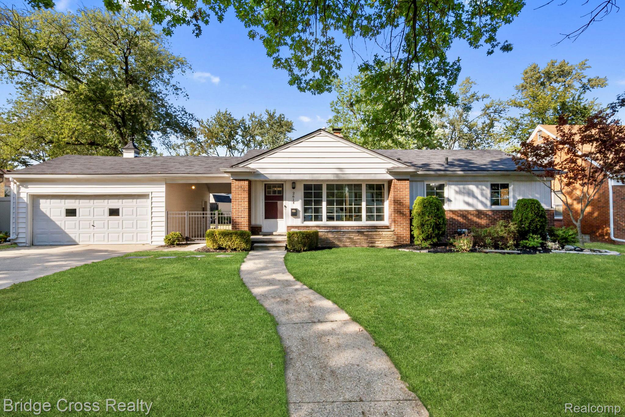 2614 Essex Street Property Photo 1