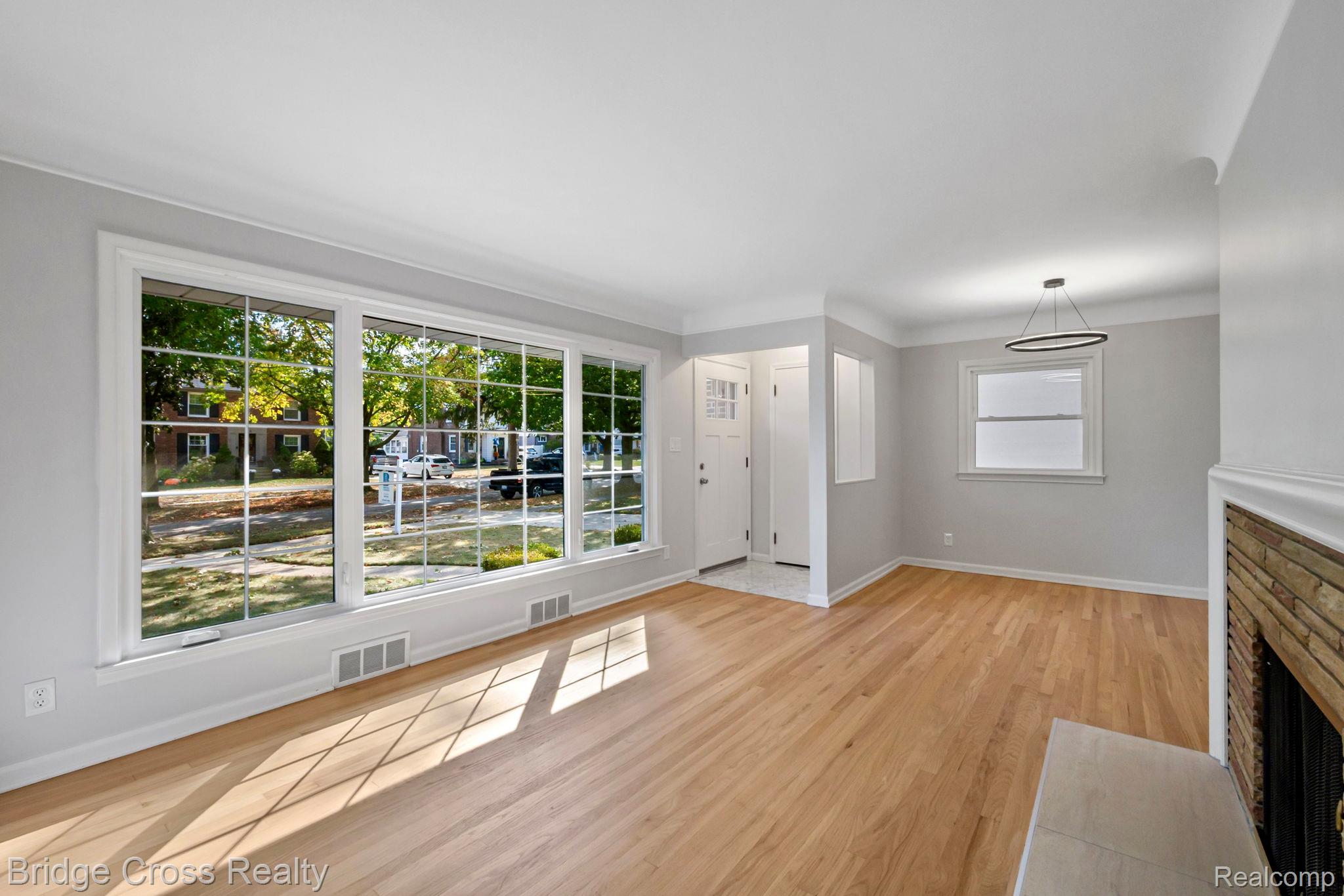 2614 Essex Street Property Photo 7