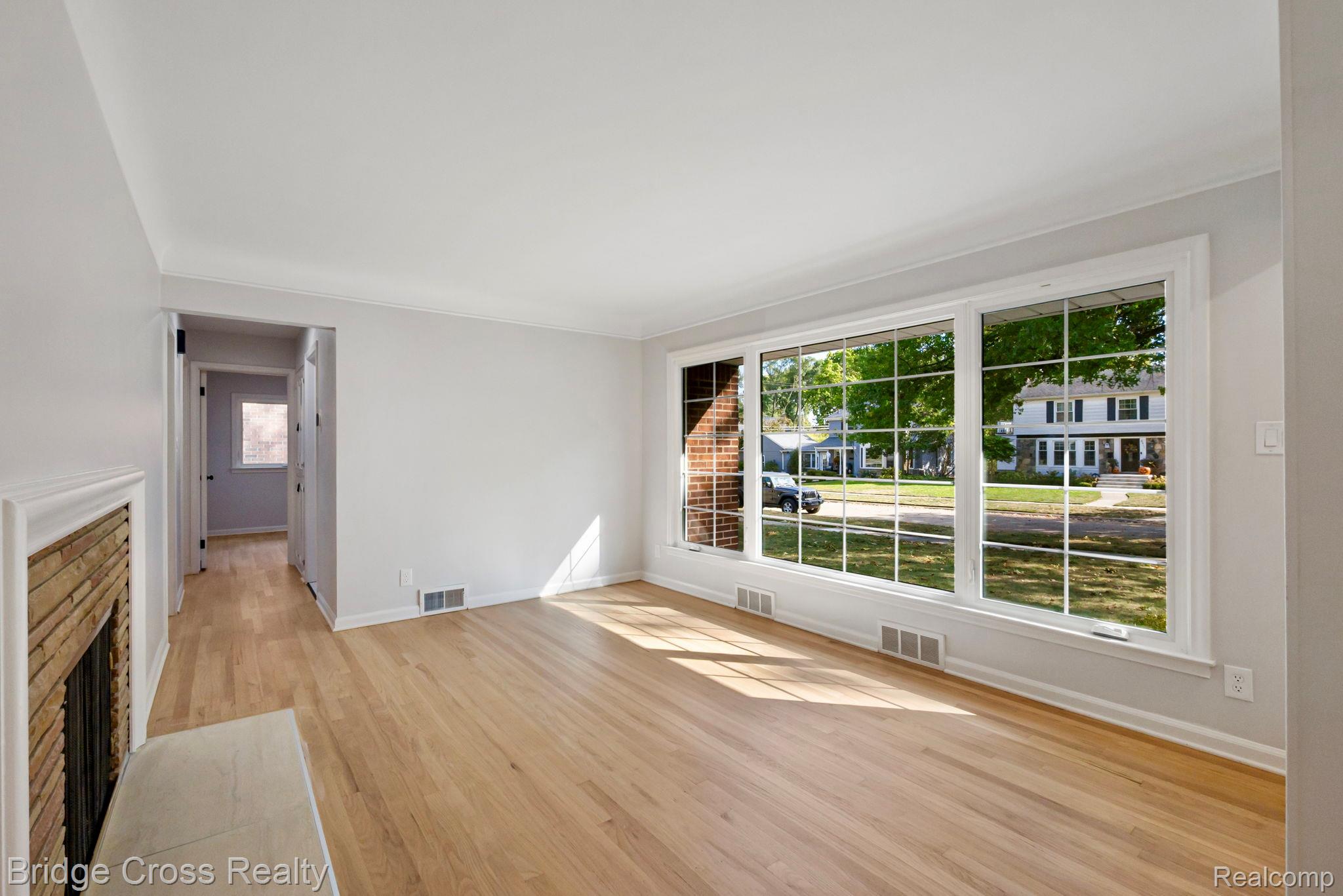 2614 Essex Street Property Photo 9