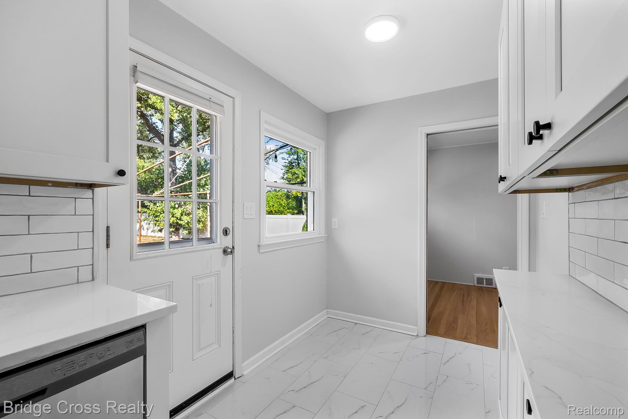 2614 Essex Street Property Photo 17