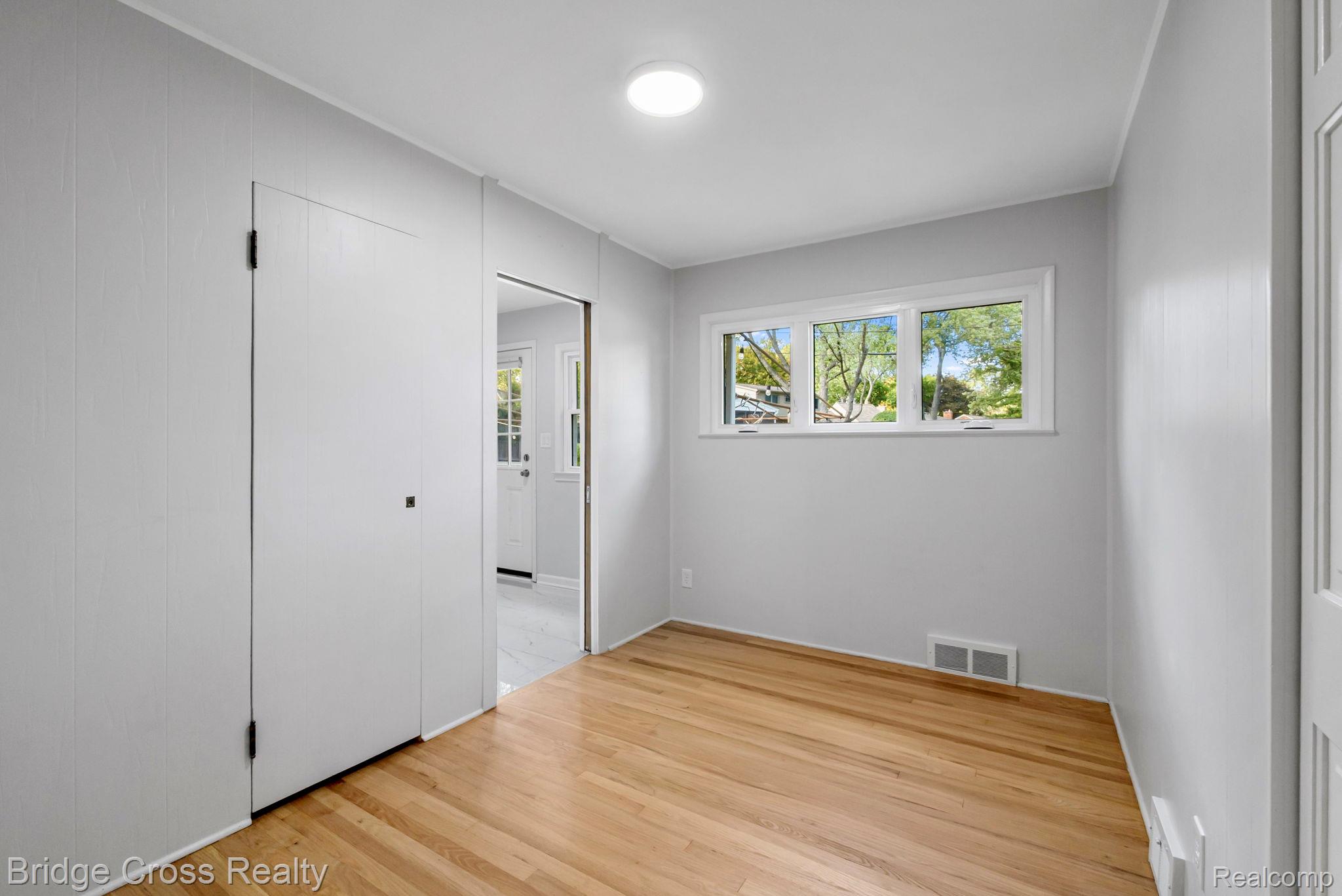 2614 Essex Street Property Photo 18
