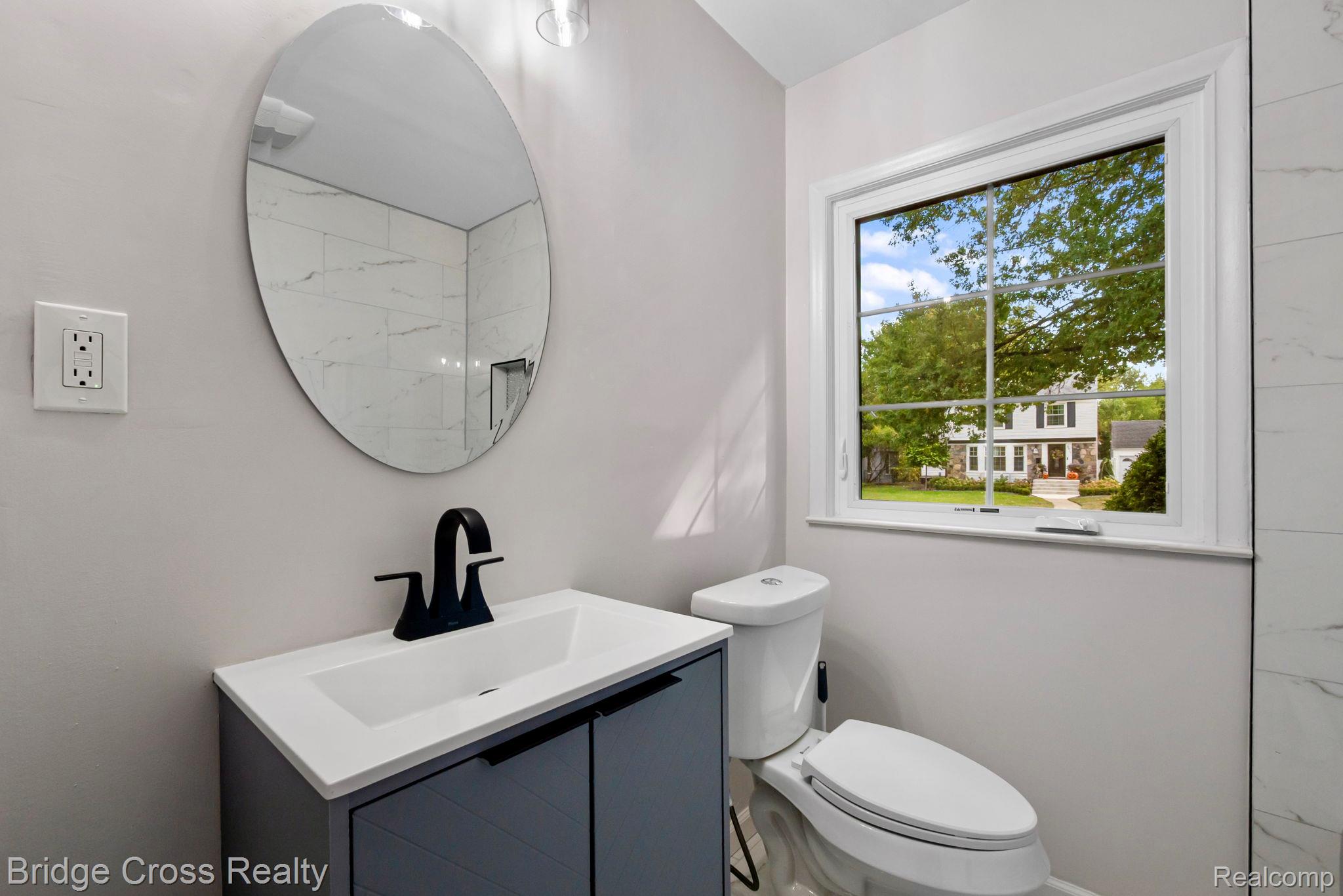 2614 Essex Street Property Photo 22