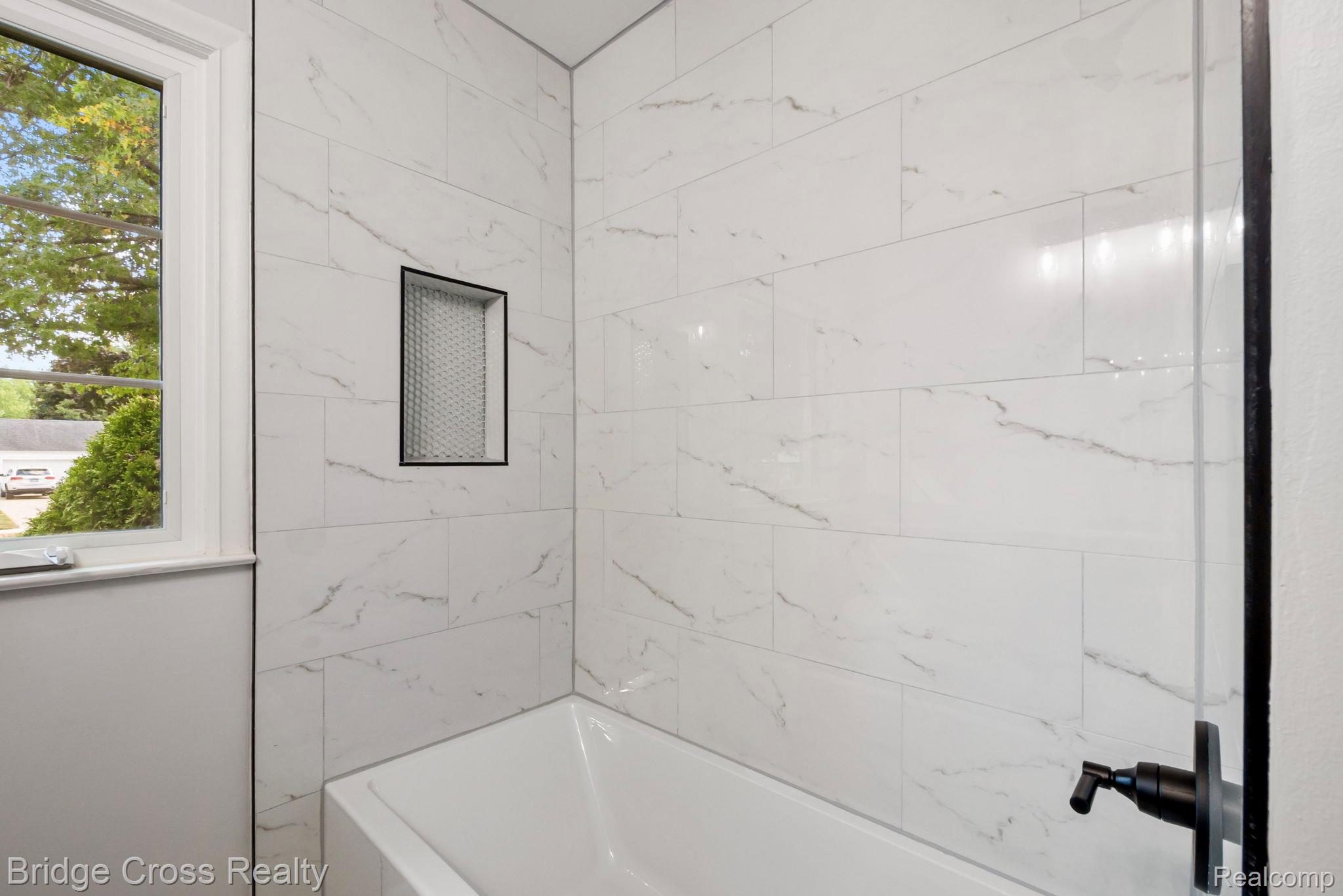 2614 Essex Street Property Photo 23