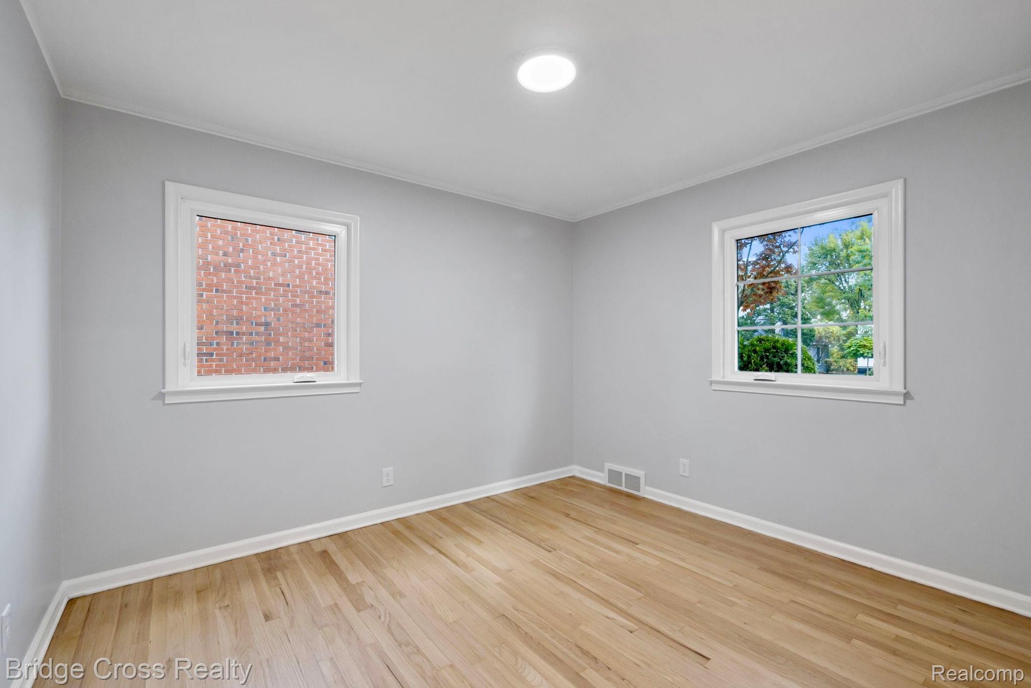 2614 Essex Street Property Photo 27