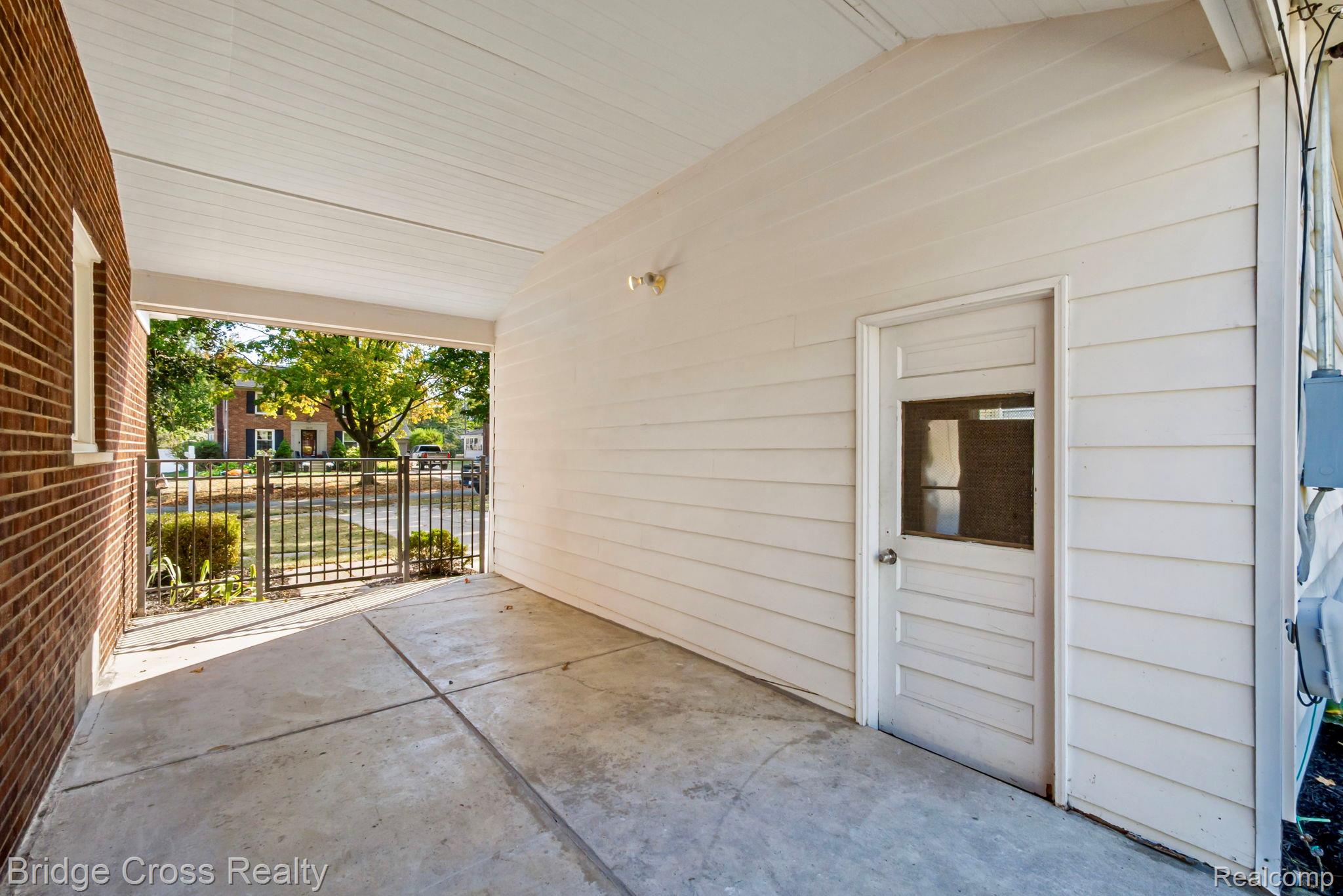 2614 Essex Street Property Photo 29
