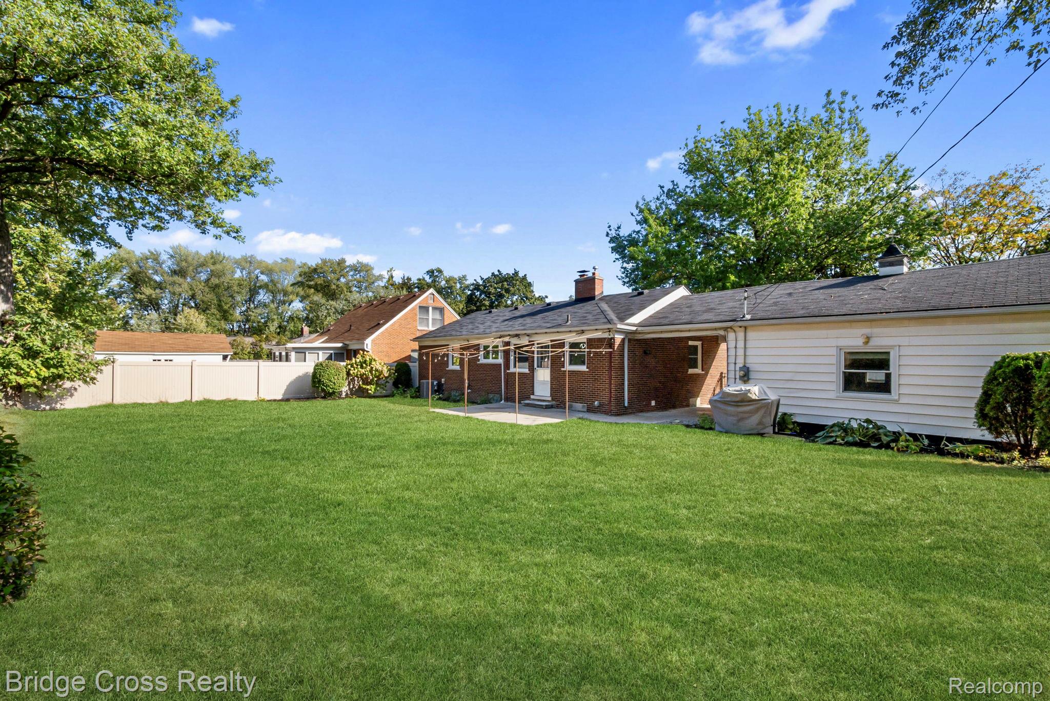 2614 Essex Street Property Photo 33