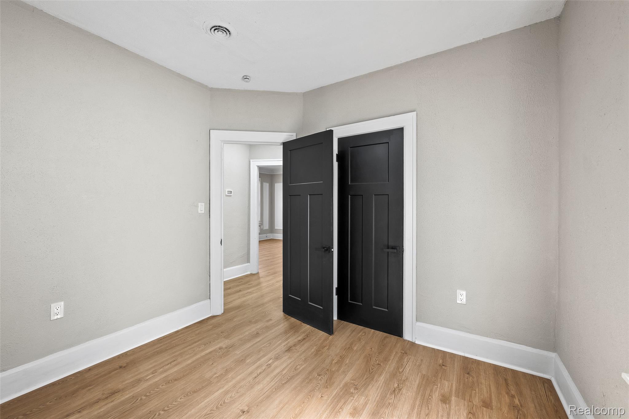 2254 Taylor Unit #2 Street Property Photo 18