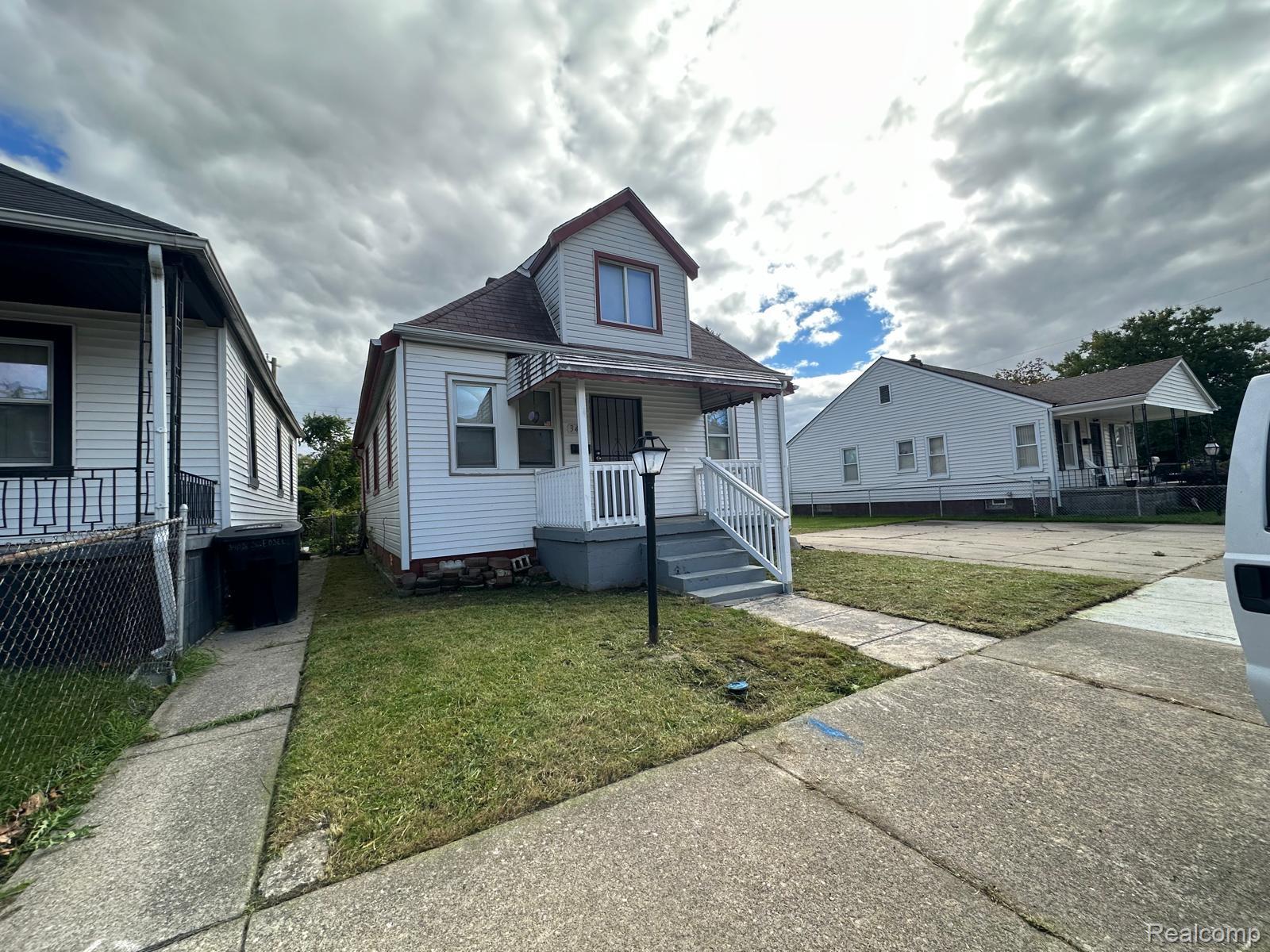 3411 S Edsel Street Property Photo 2