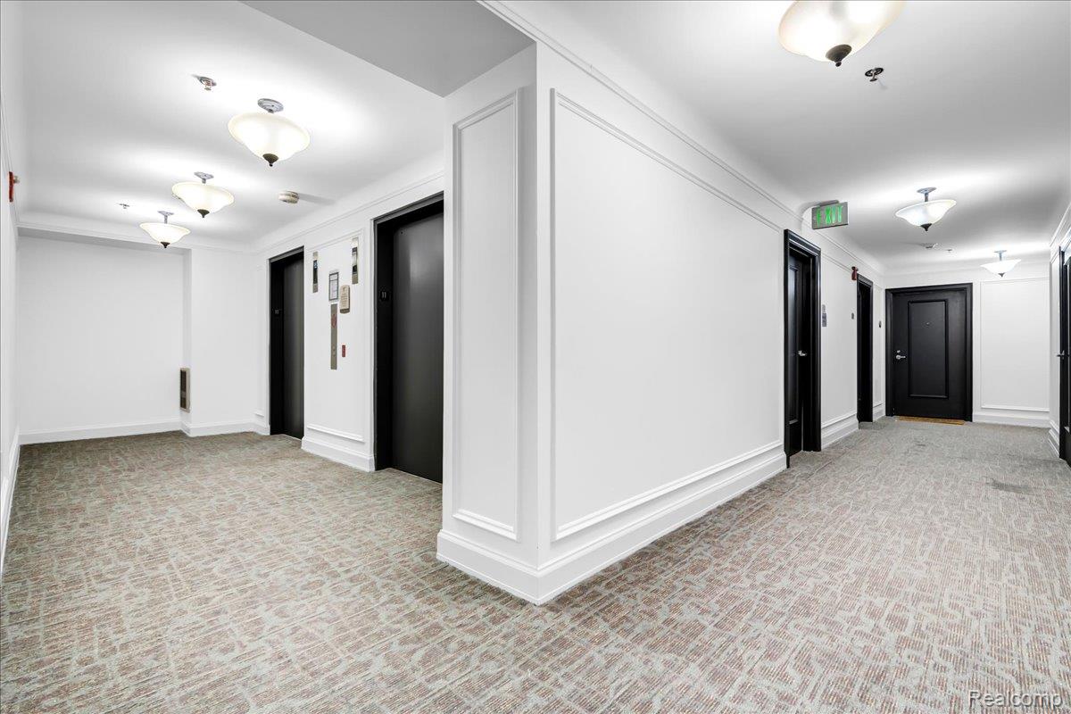 525 W Lafayette Boulevard 11d Property Photo 11