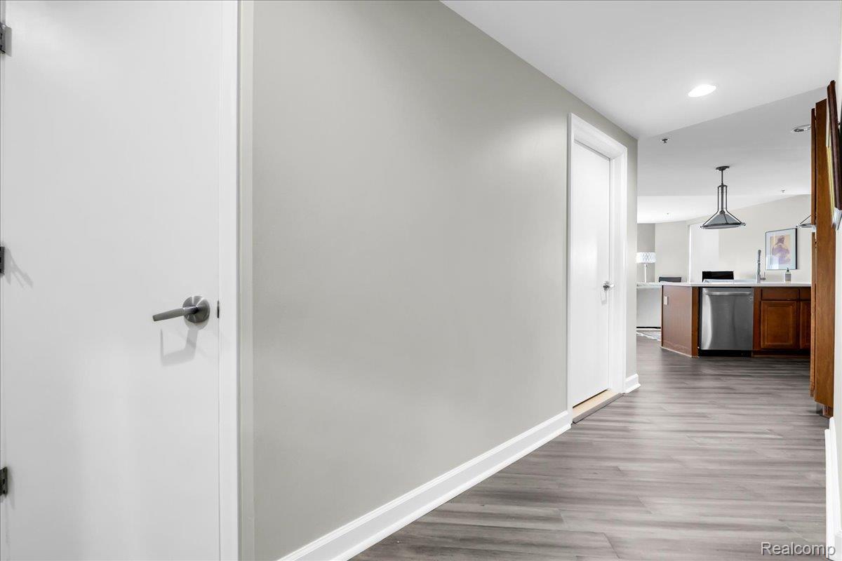525 W Lafayette Boulevard 11d Property Photo 12