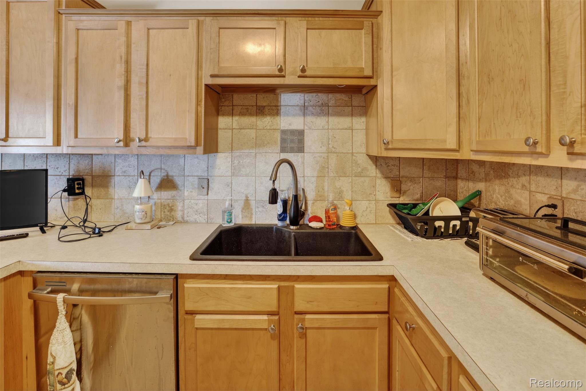 925 Kennely Road G-106 Property Photo 8