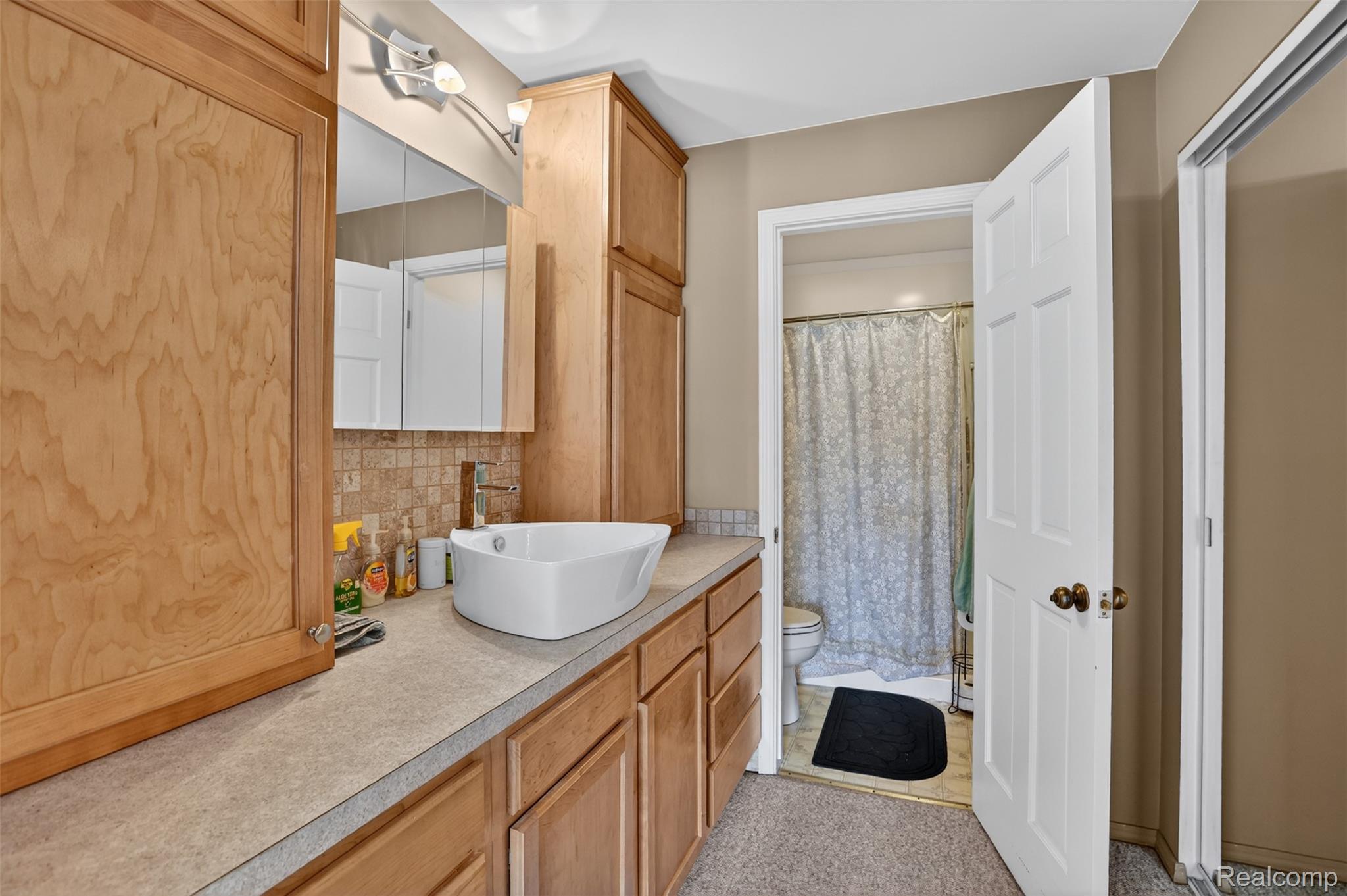 925 Kennely Road G-106 Property Photo 15
