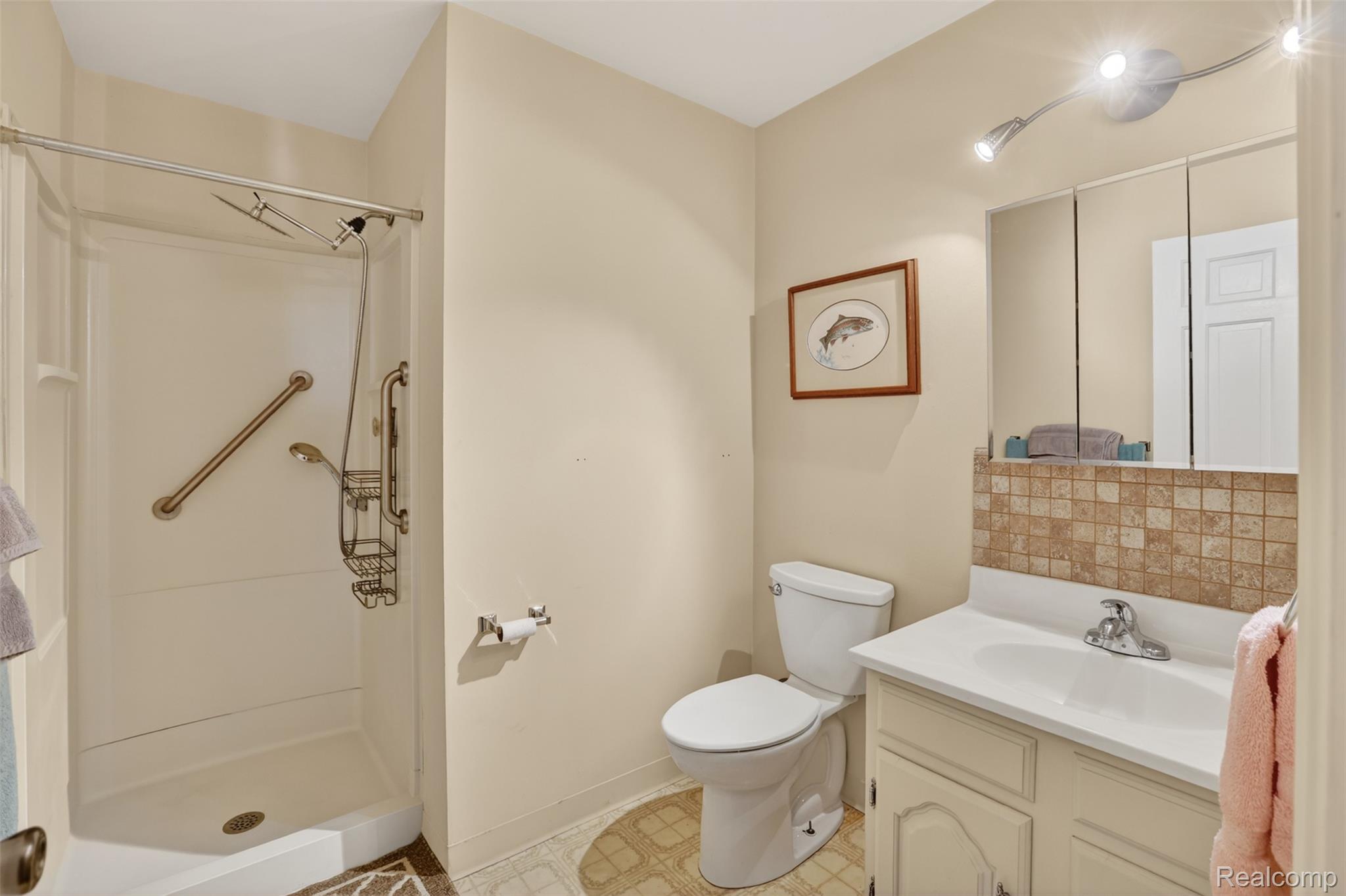 925 Kennely Road G-106 Property Photo 16