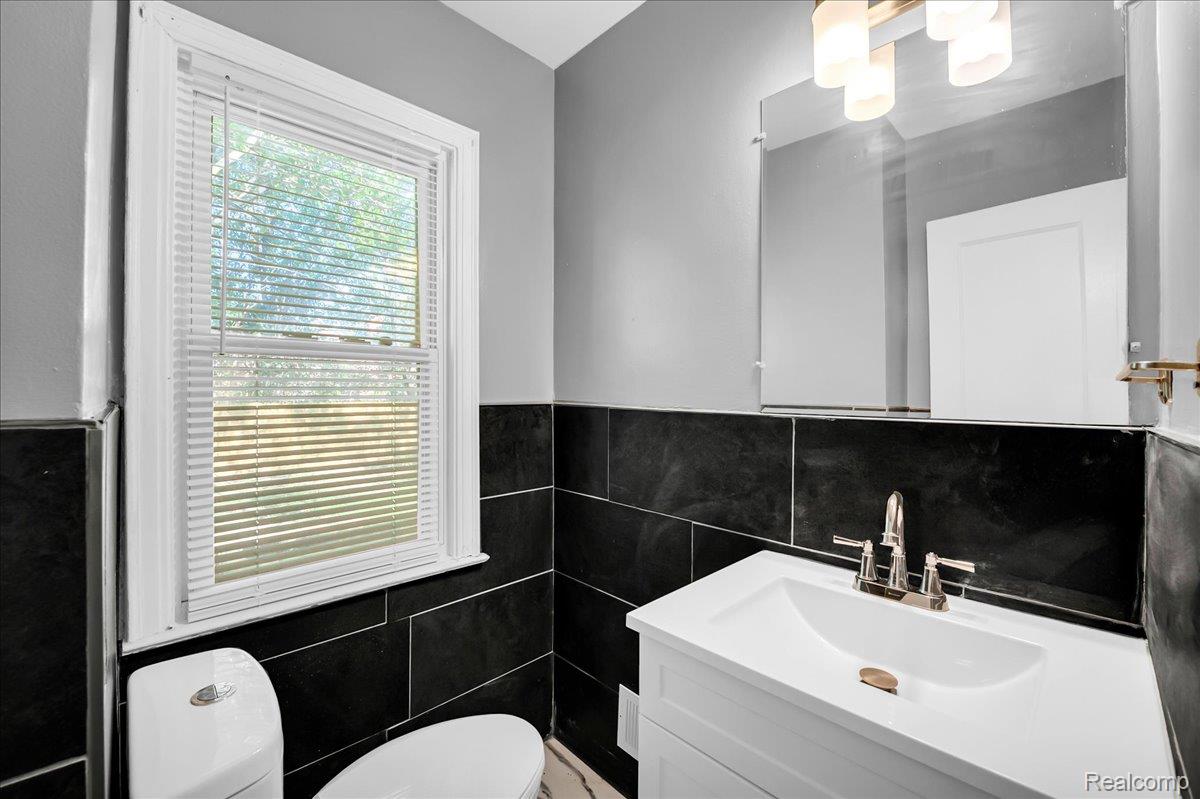 20114 Regent Drive Property Photo 11