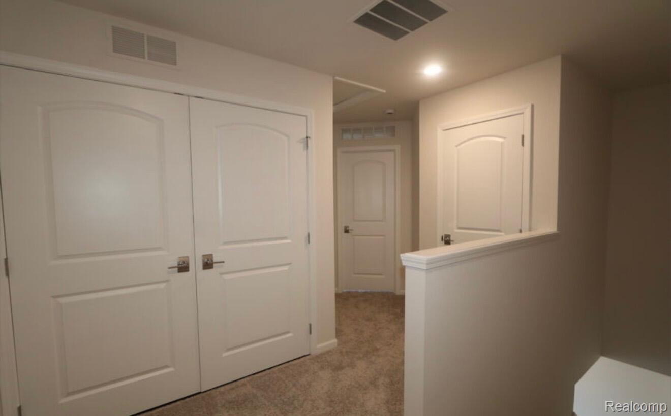 8587 Grove Street Property Photo 7