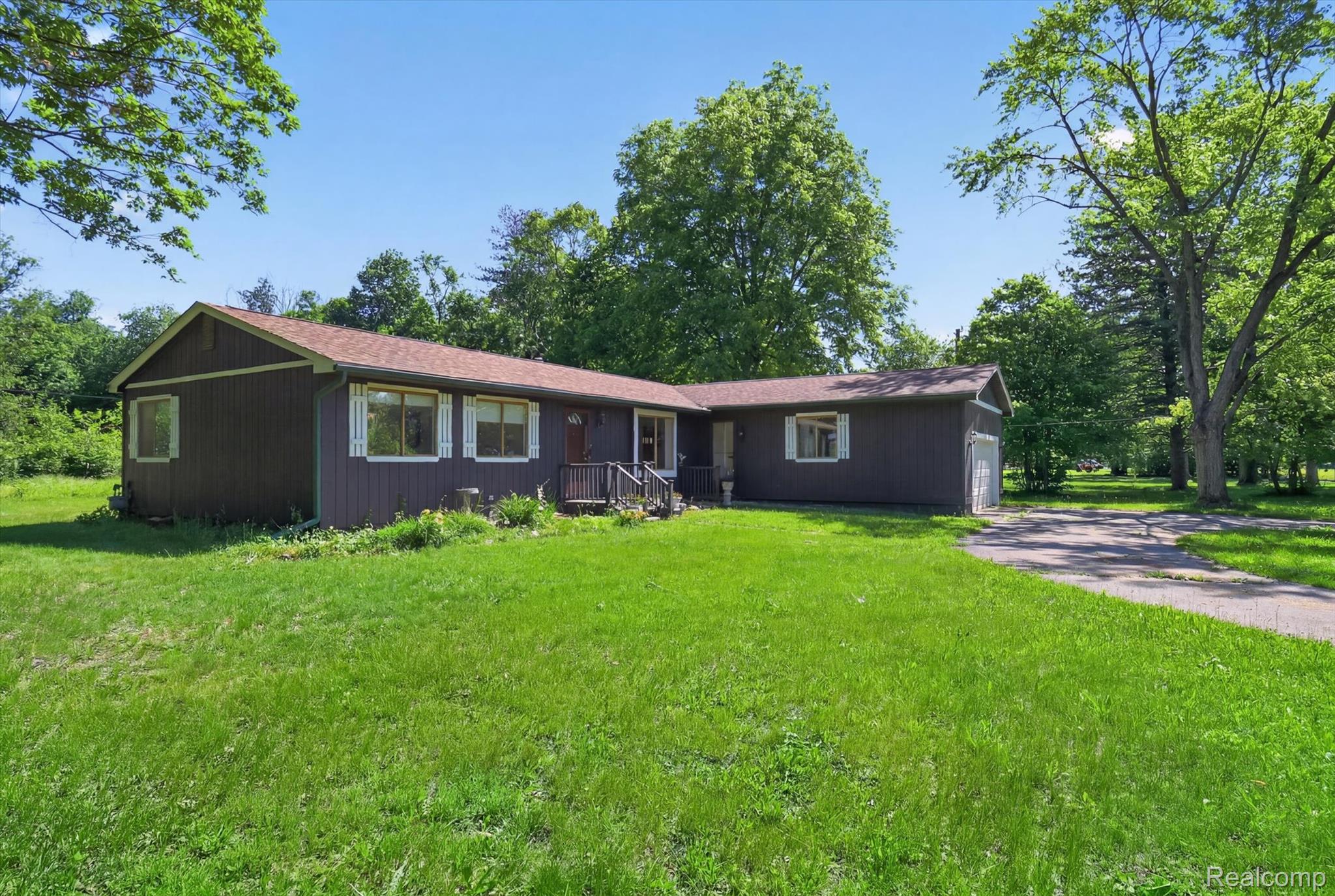 48050 Hull Road Property Photo 2