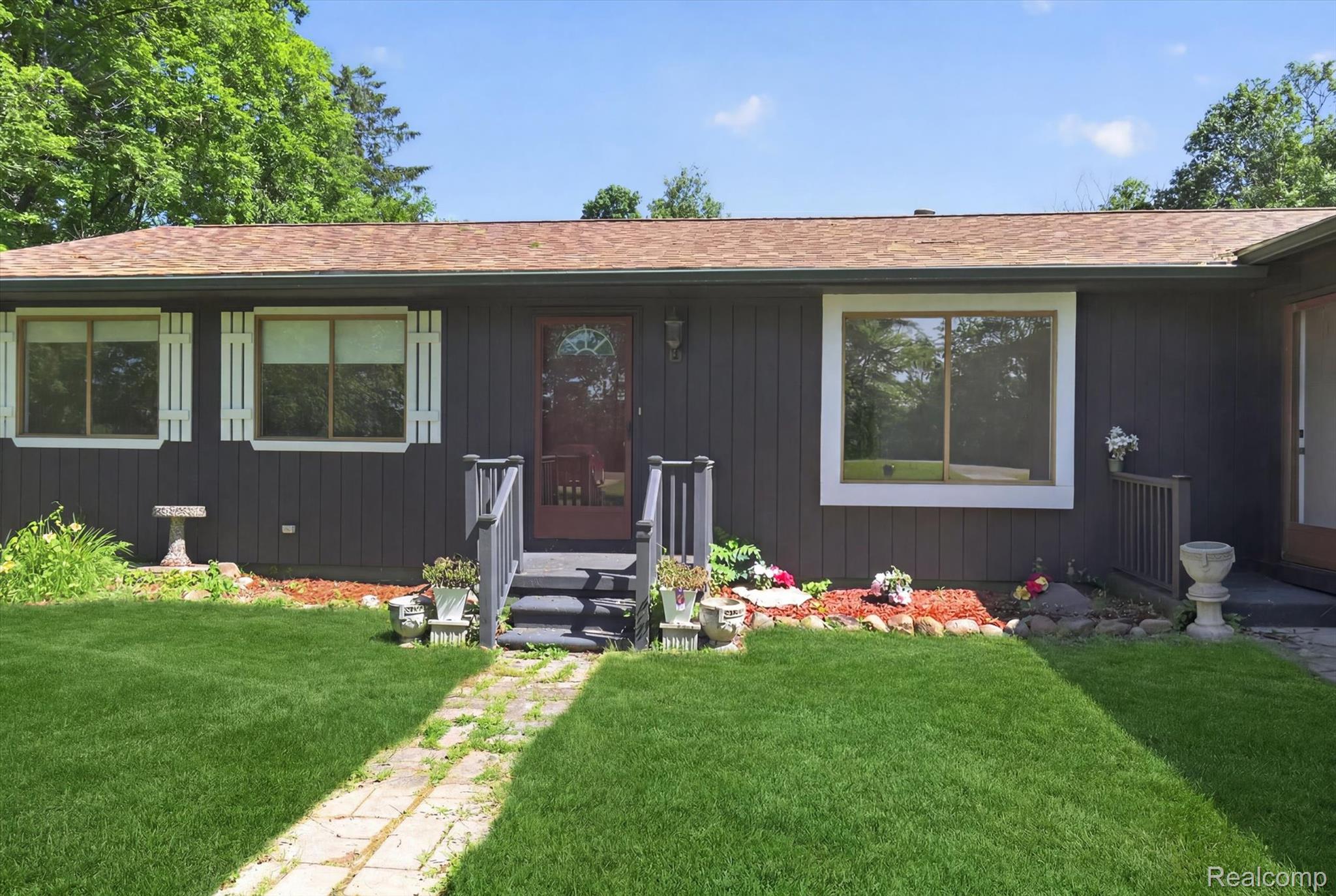 48050 Hull Road Property Photo 3